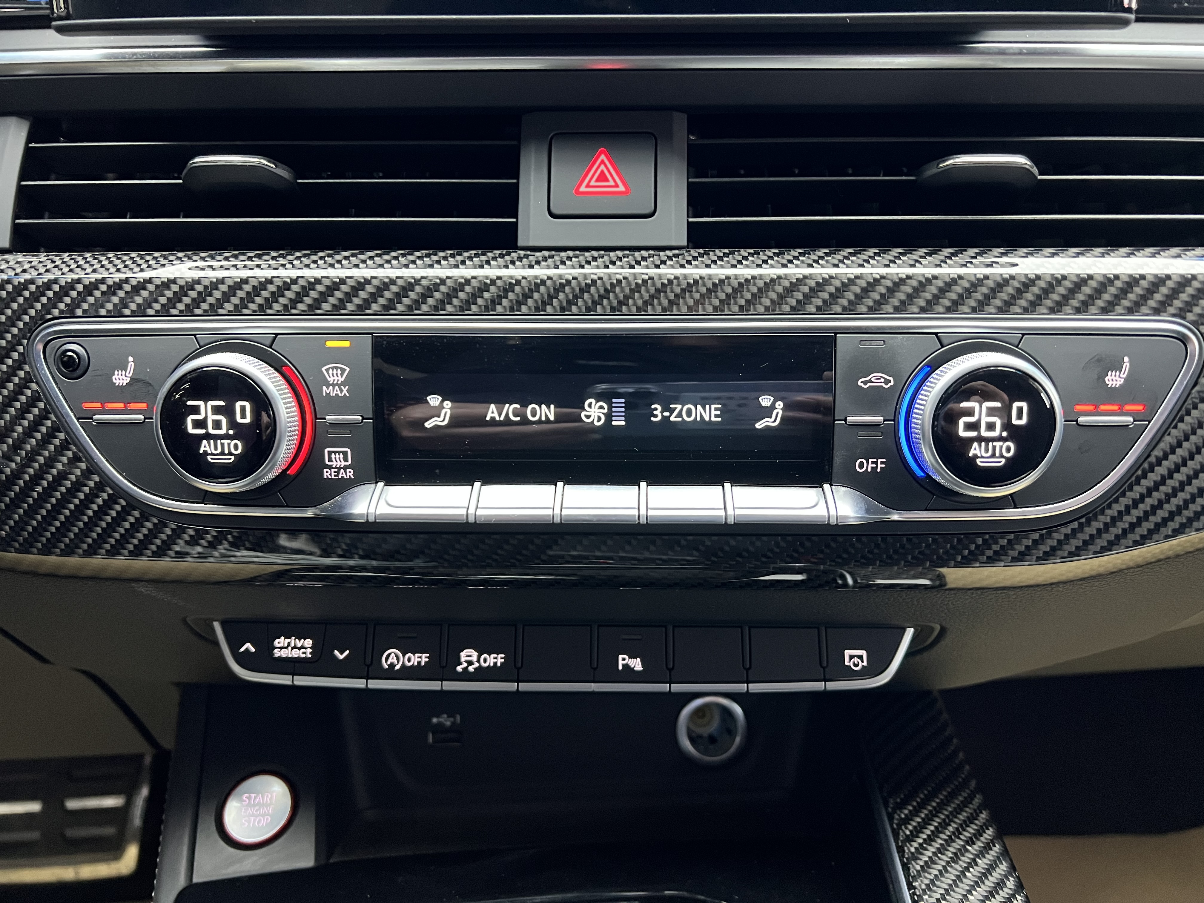 Audi RS 4 2022 car image #26