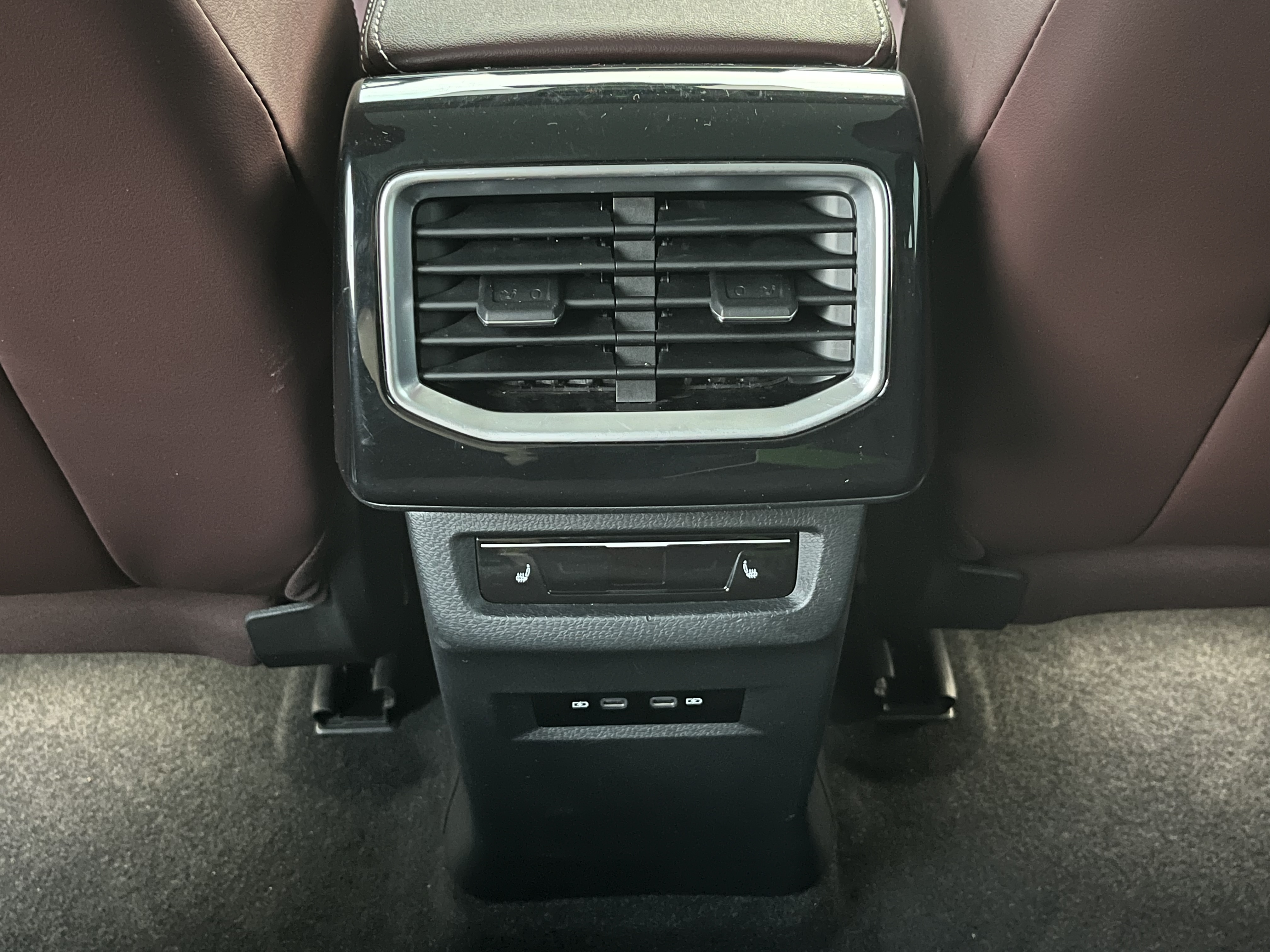 Volkswagen ID.6 X 2023 car image #26