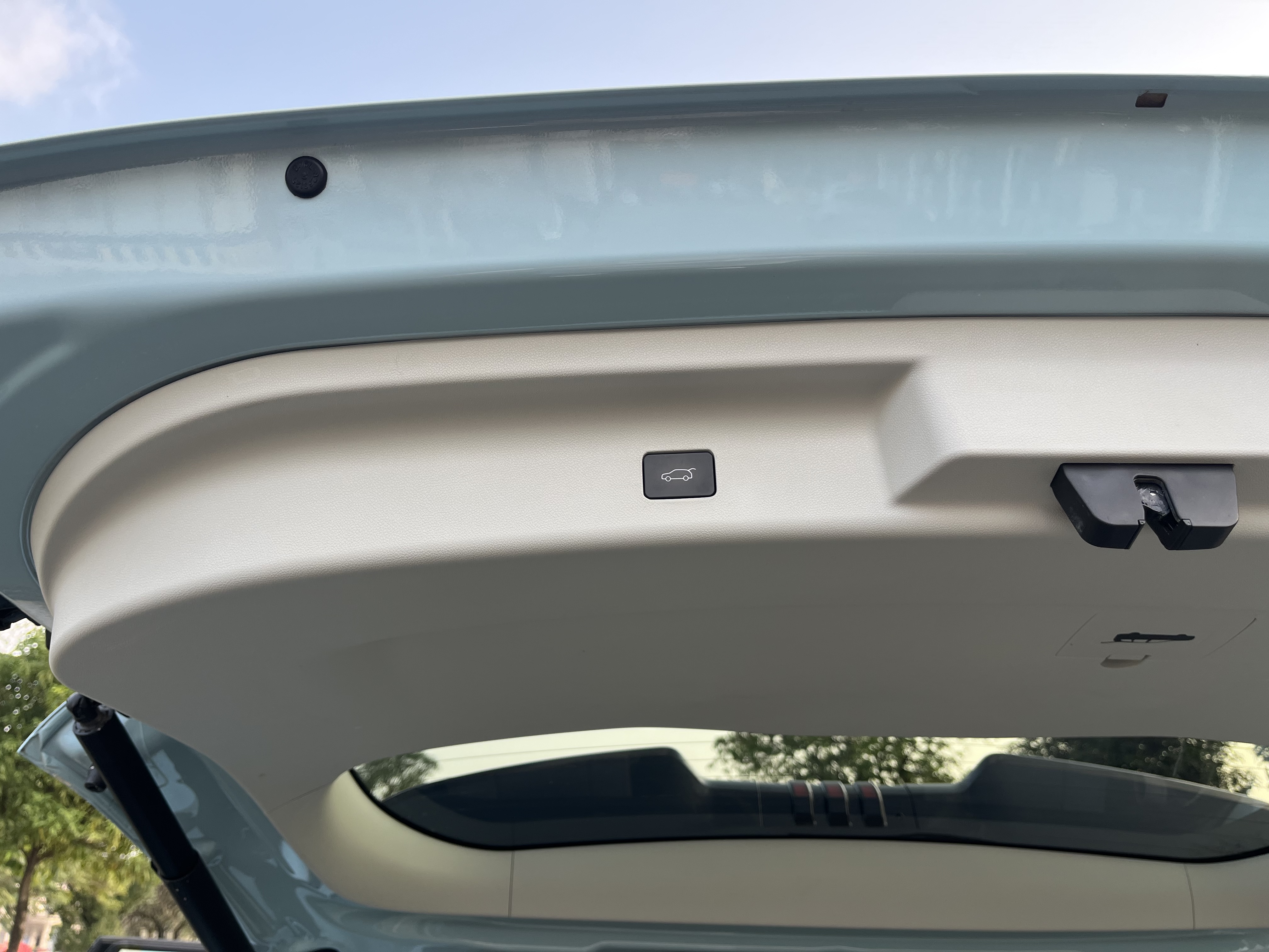 Forthing Yacht 2022 car image #26