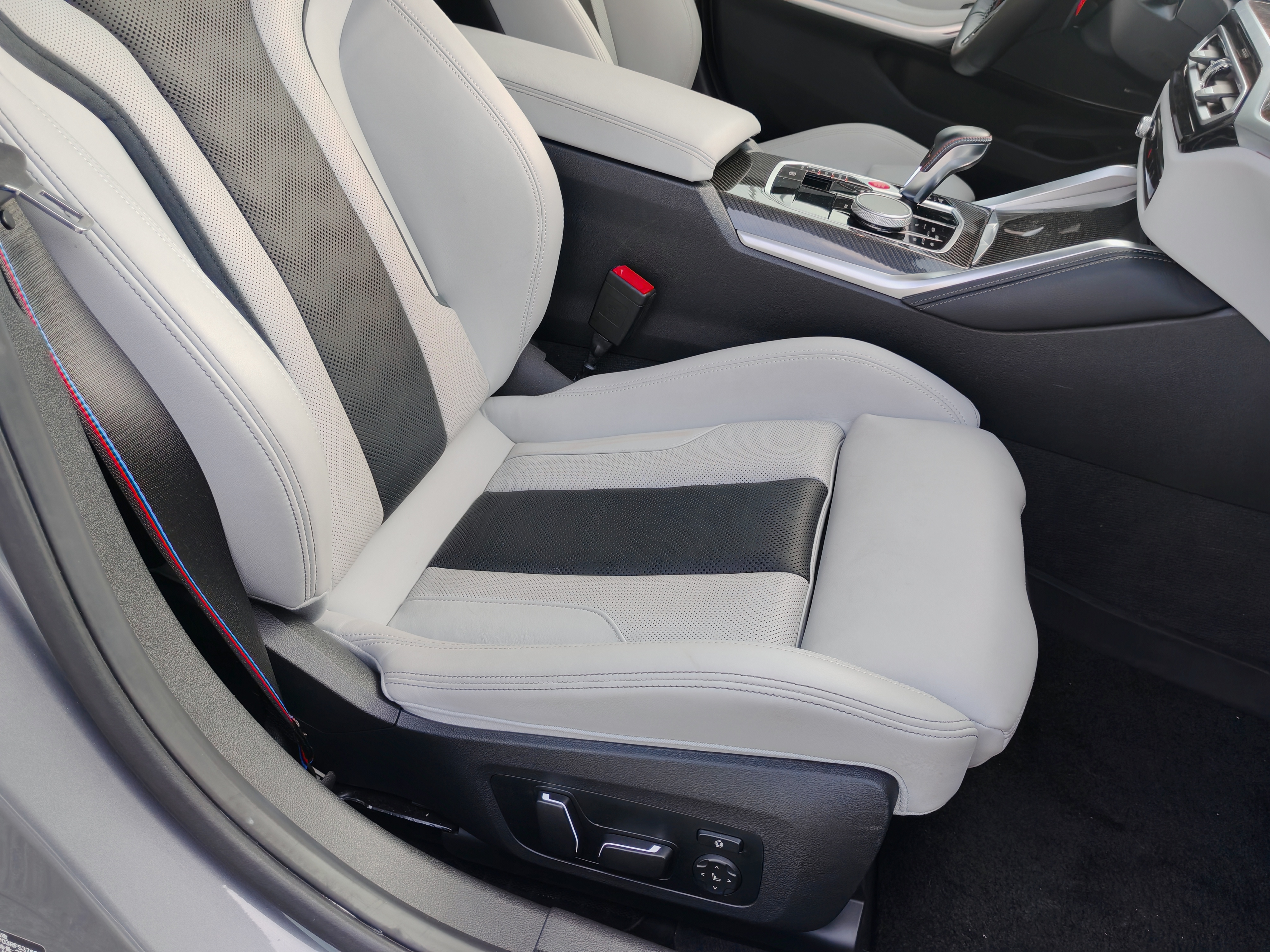 BMW M3 2024 immagine di auto #26