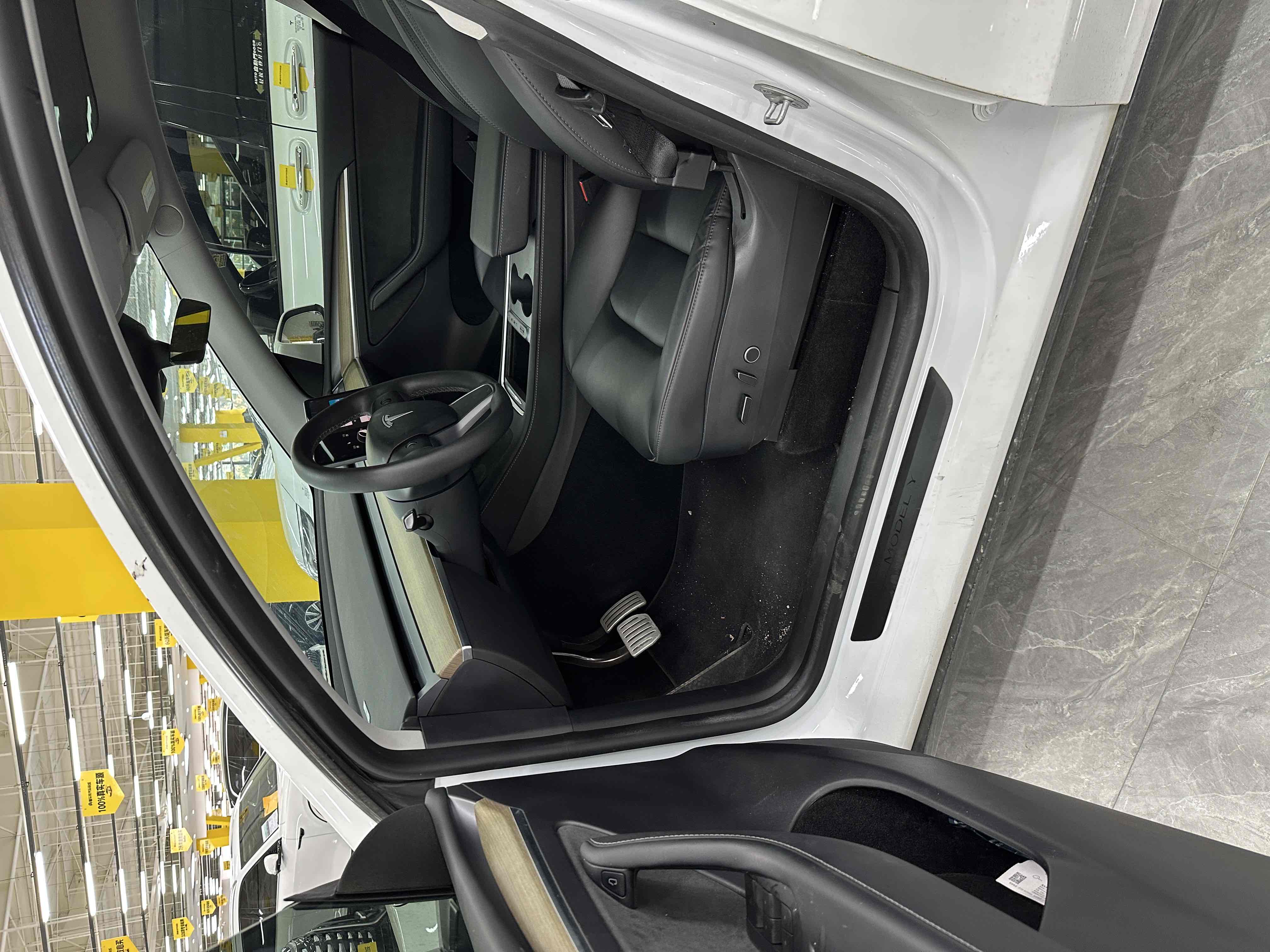 Tesla Model Y 2023 #26 Tesla Model Y 2023 car image #26