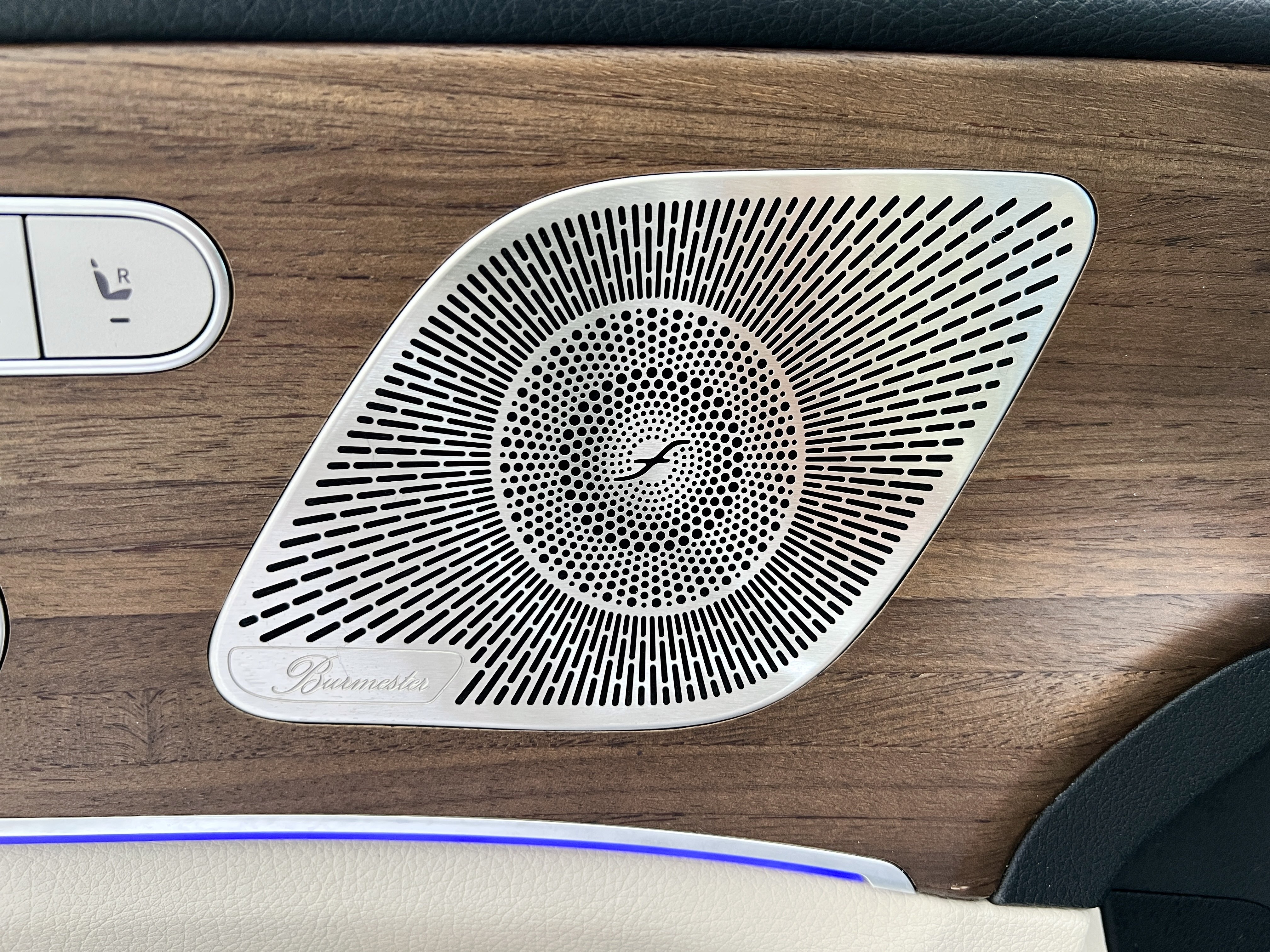 Mercedes-Benz GLS Class 2023 car image #26