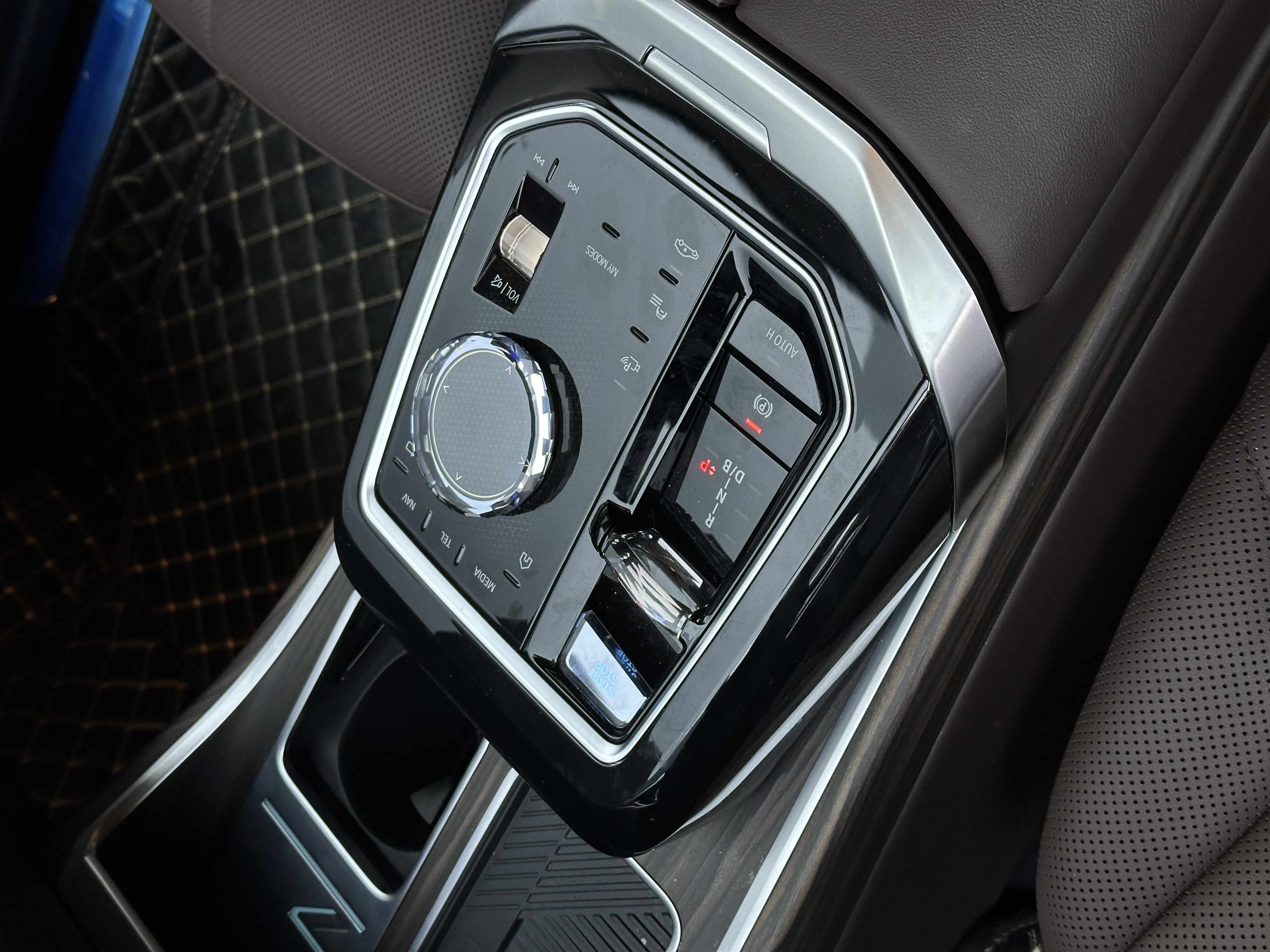 BMW i7 2023 #26 BMW i7 2023 car image #26