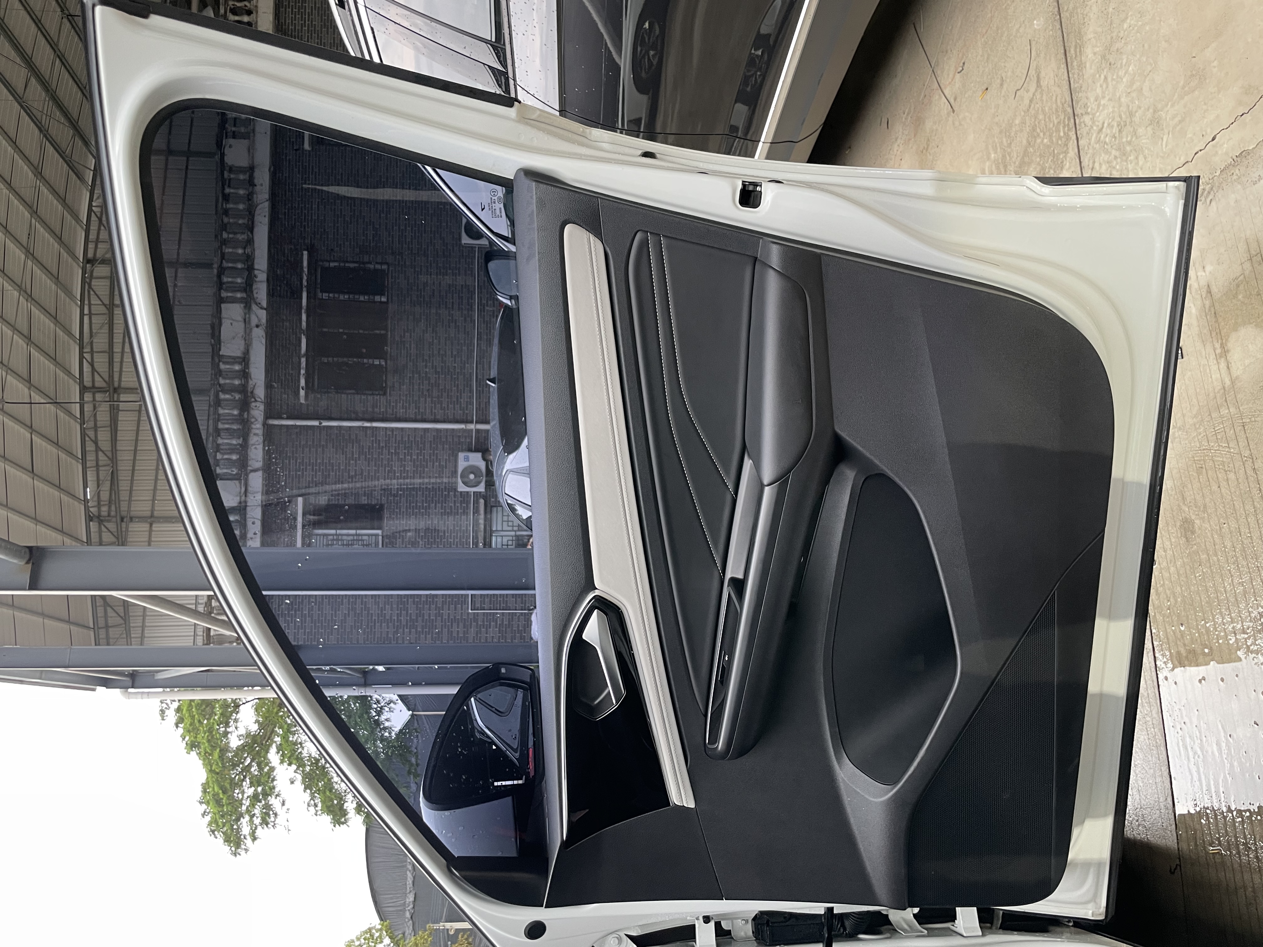 VS5 2024 car image #26