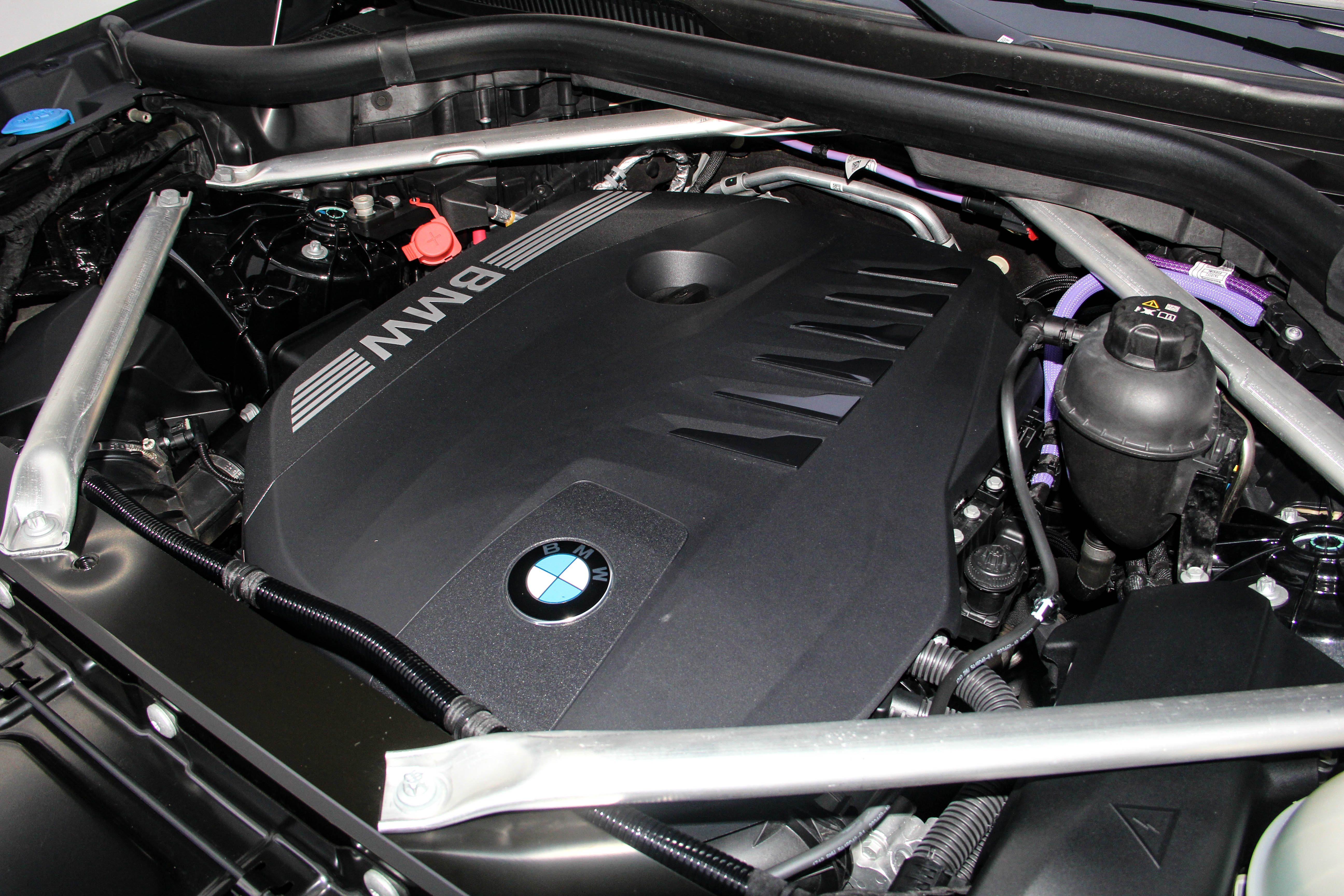 BMW X6 2025 car image #26