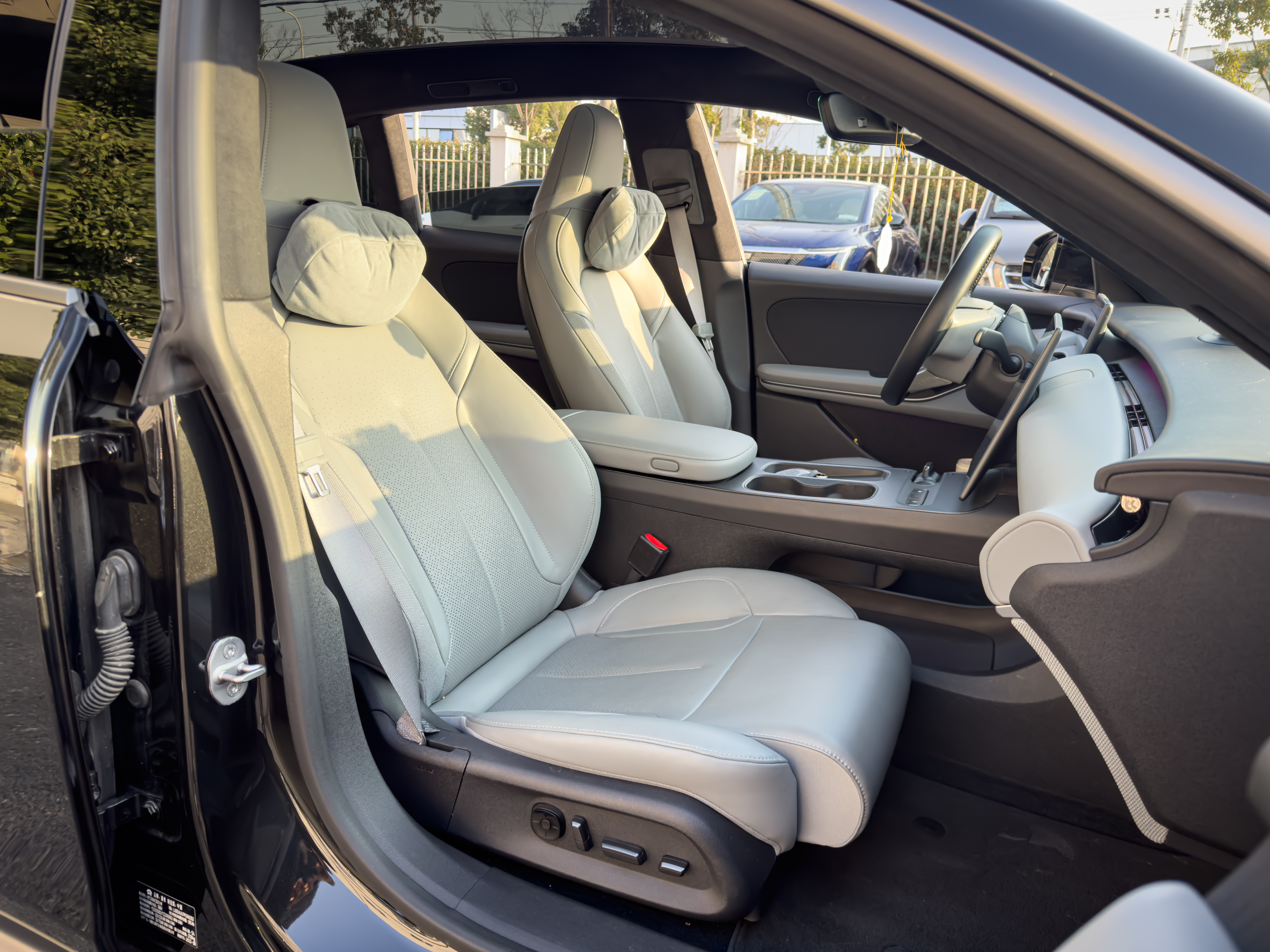 NIO ET5T 2023 изображение автомобиля #26