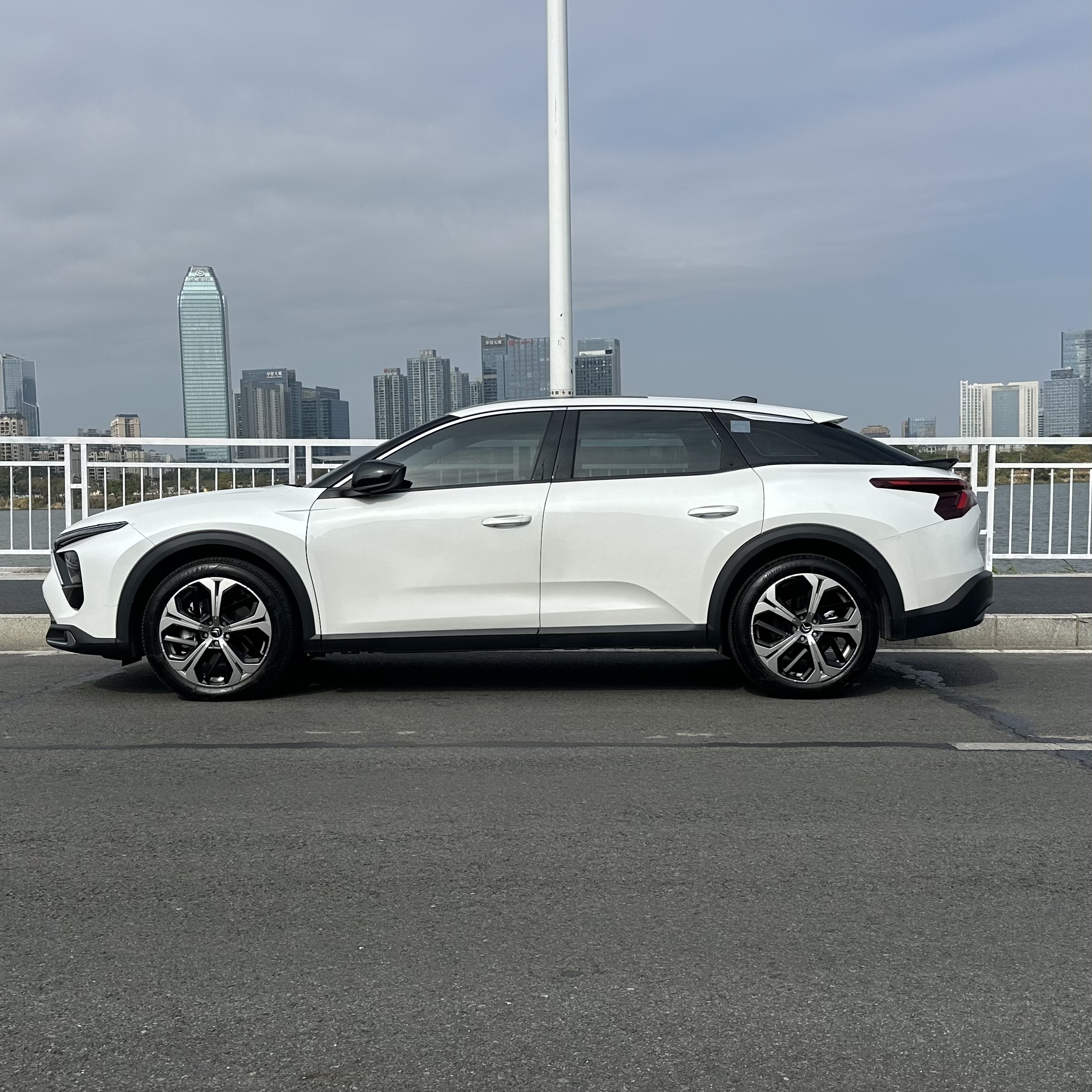 Citroen C5 X 2024 immagine di auto #26