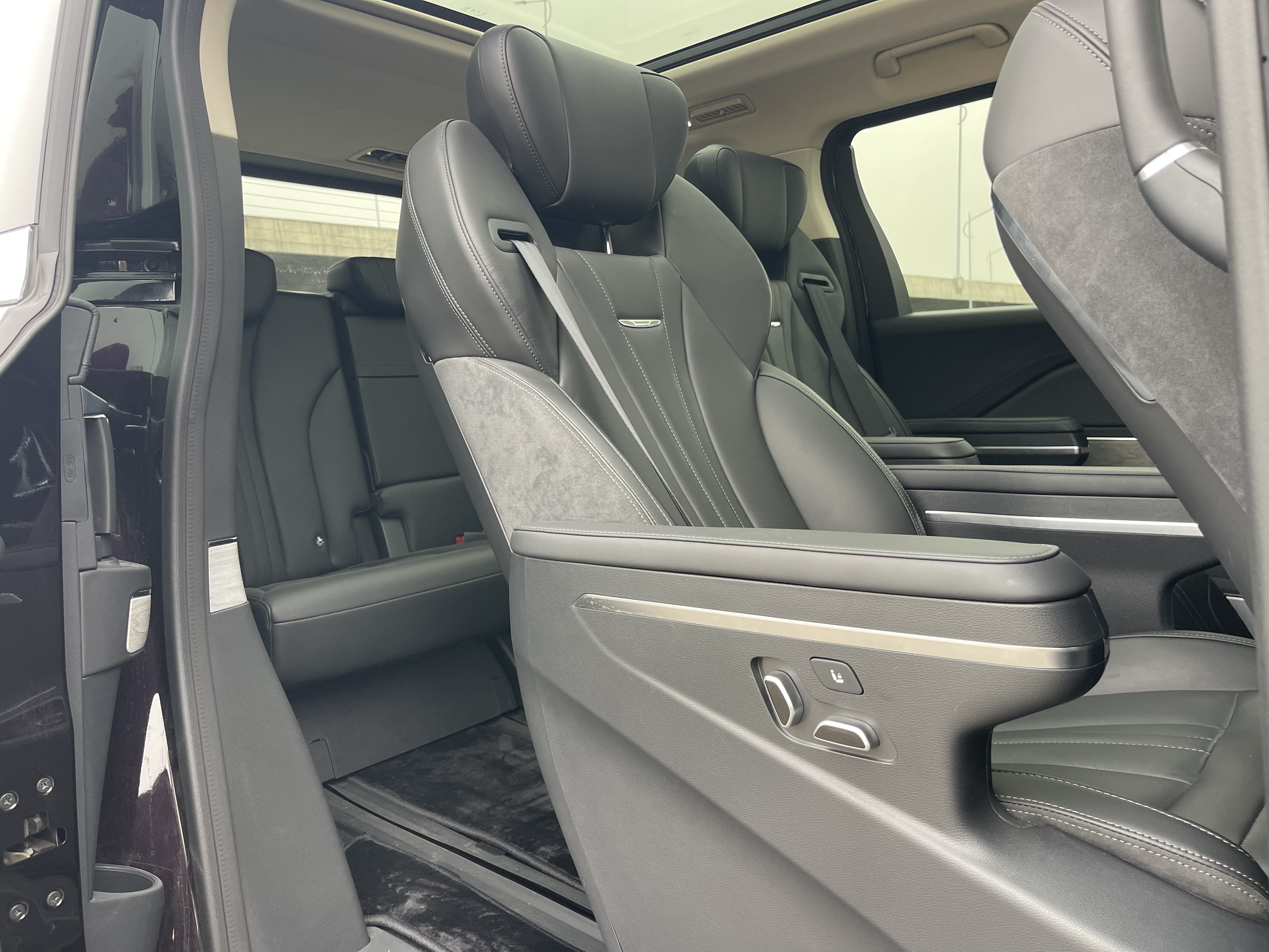 HongQi HQ9 PHEV 2024 car image #26