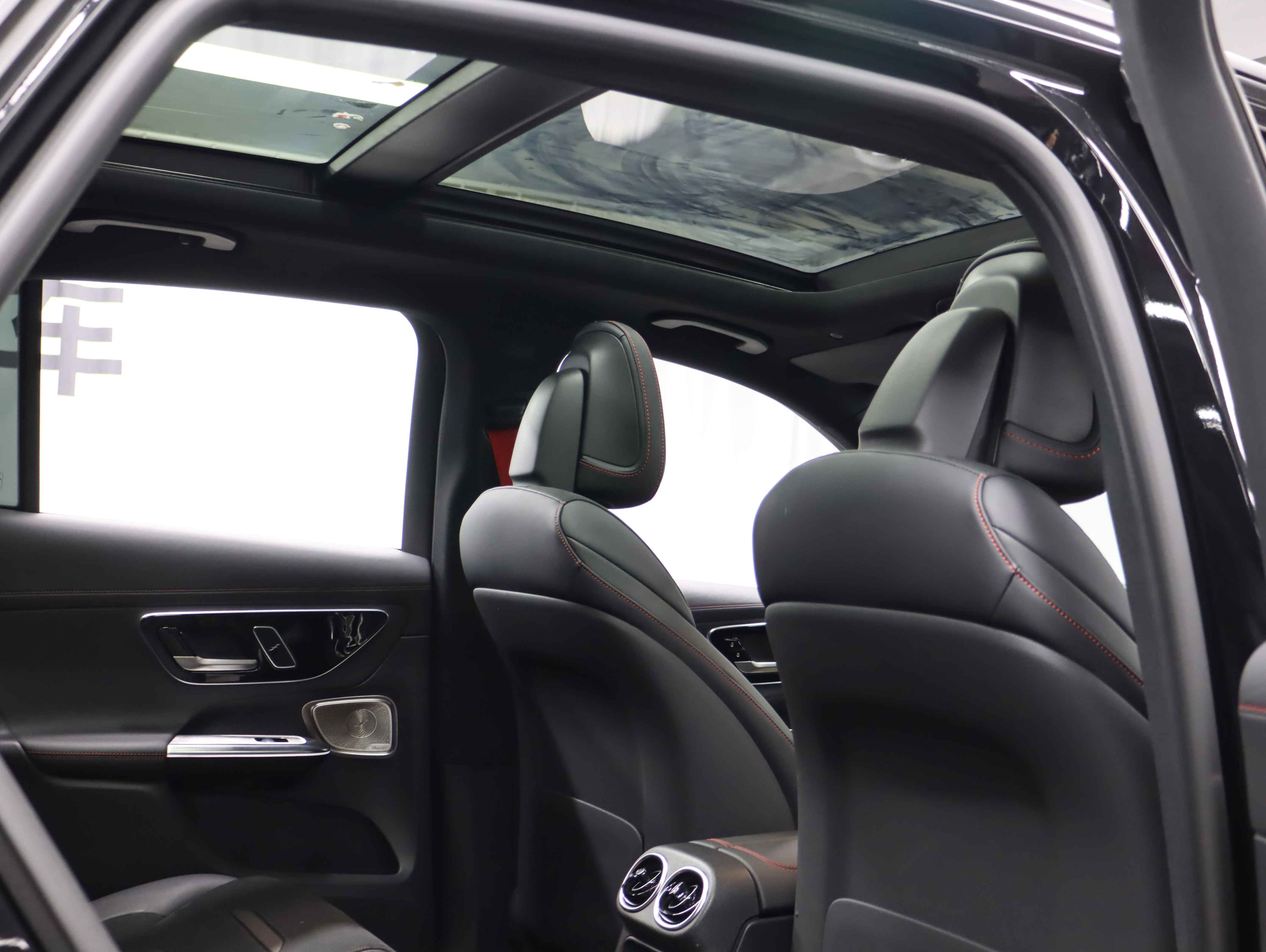 Mercedes-Benz GLC AMG 2025 #26 Mercedes-Benz GLC AMG 2025 car image #26