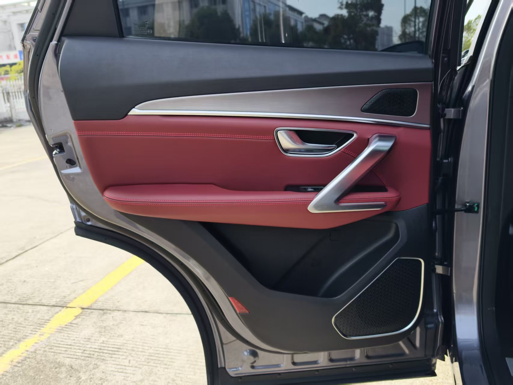X70 PLUS 2025 car image #26