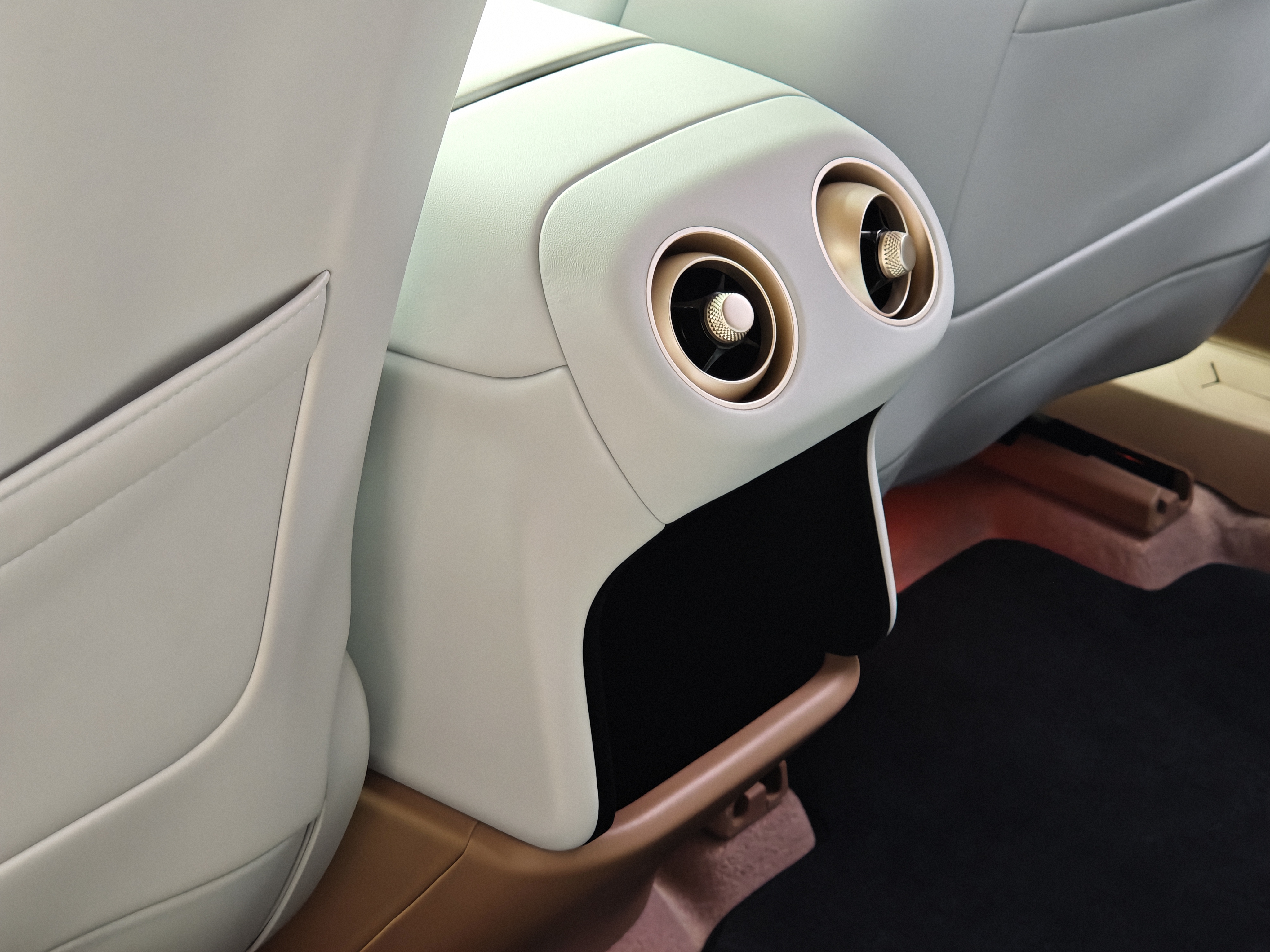 Avatr 07 2025 car image #26