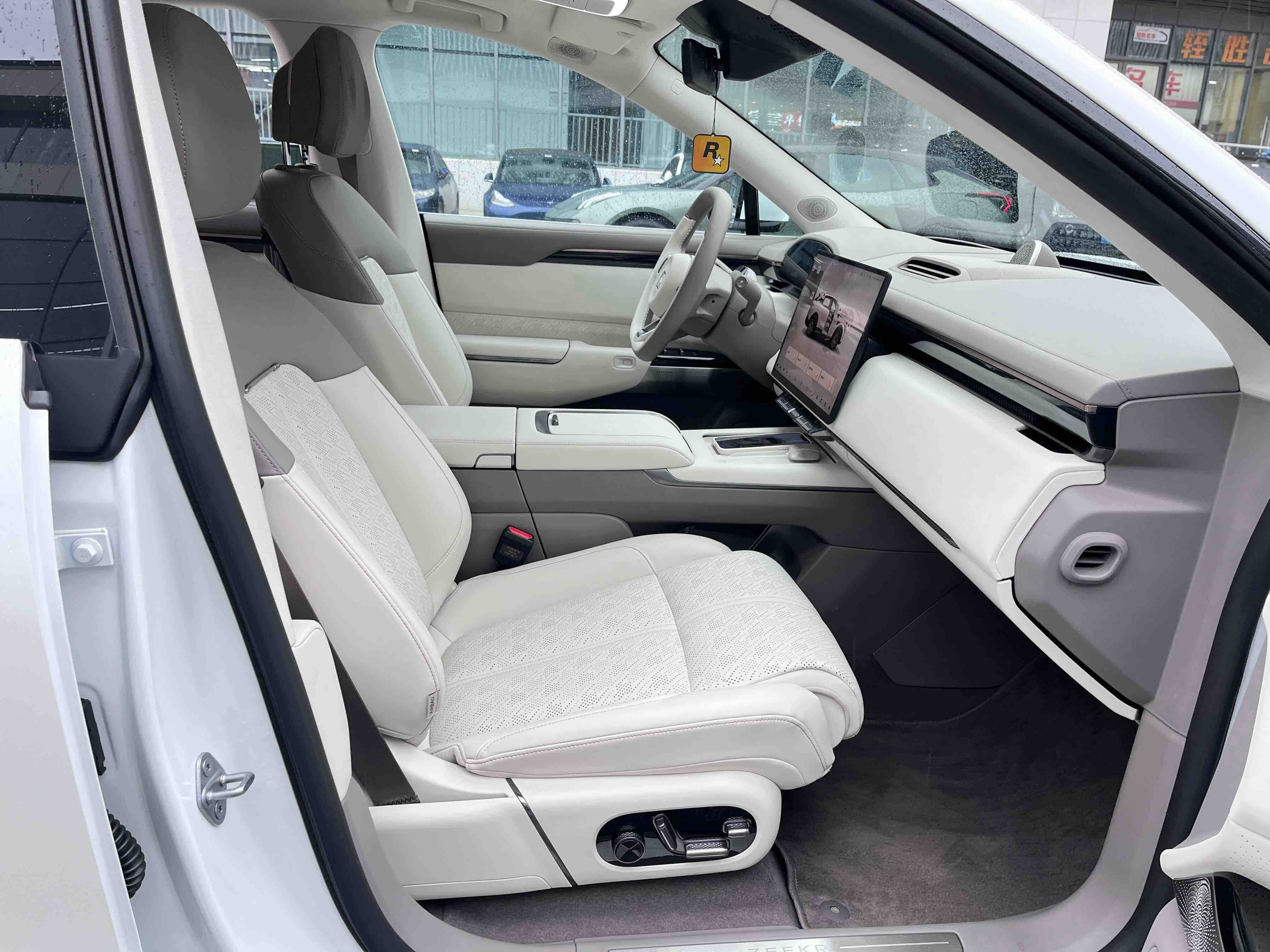 极氪 极氪7X 2024 汽车图片 #26