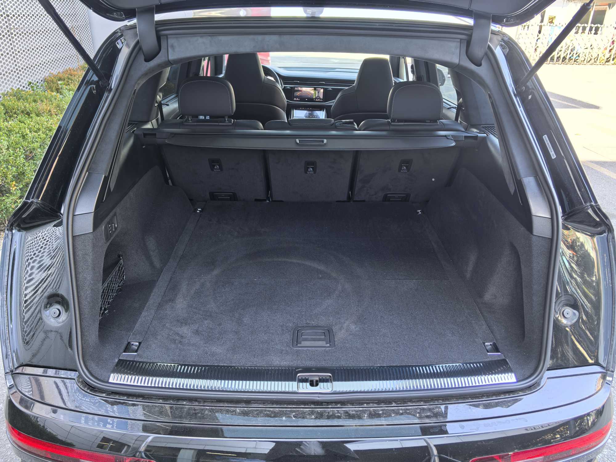 Audi SQ7 2024 car image #26