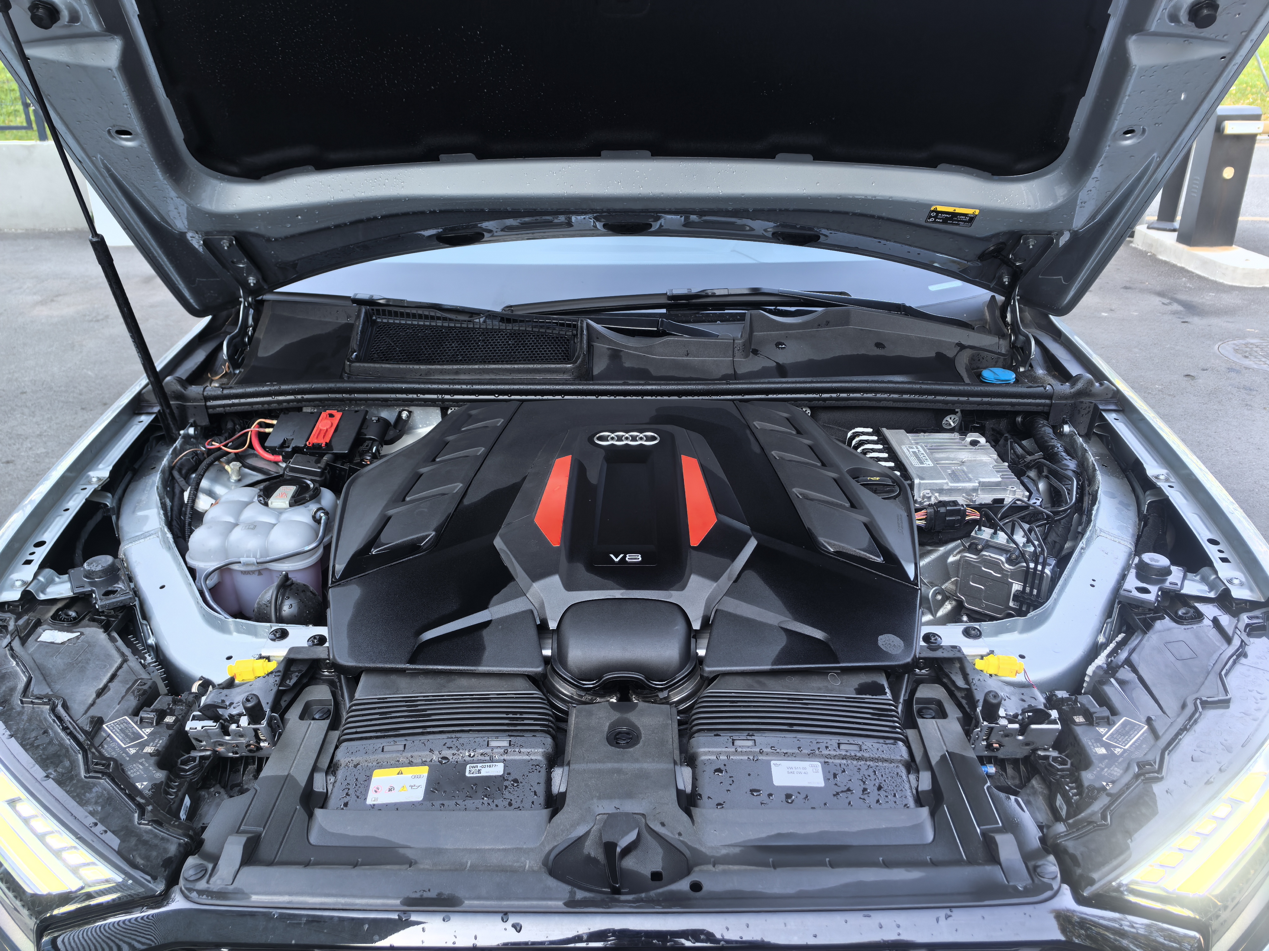 Audi SQ7 2024 car image #26