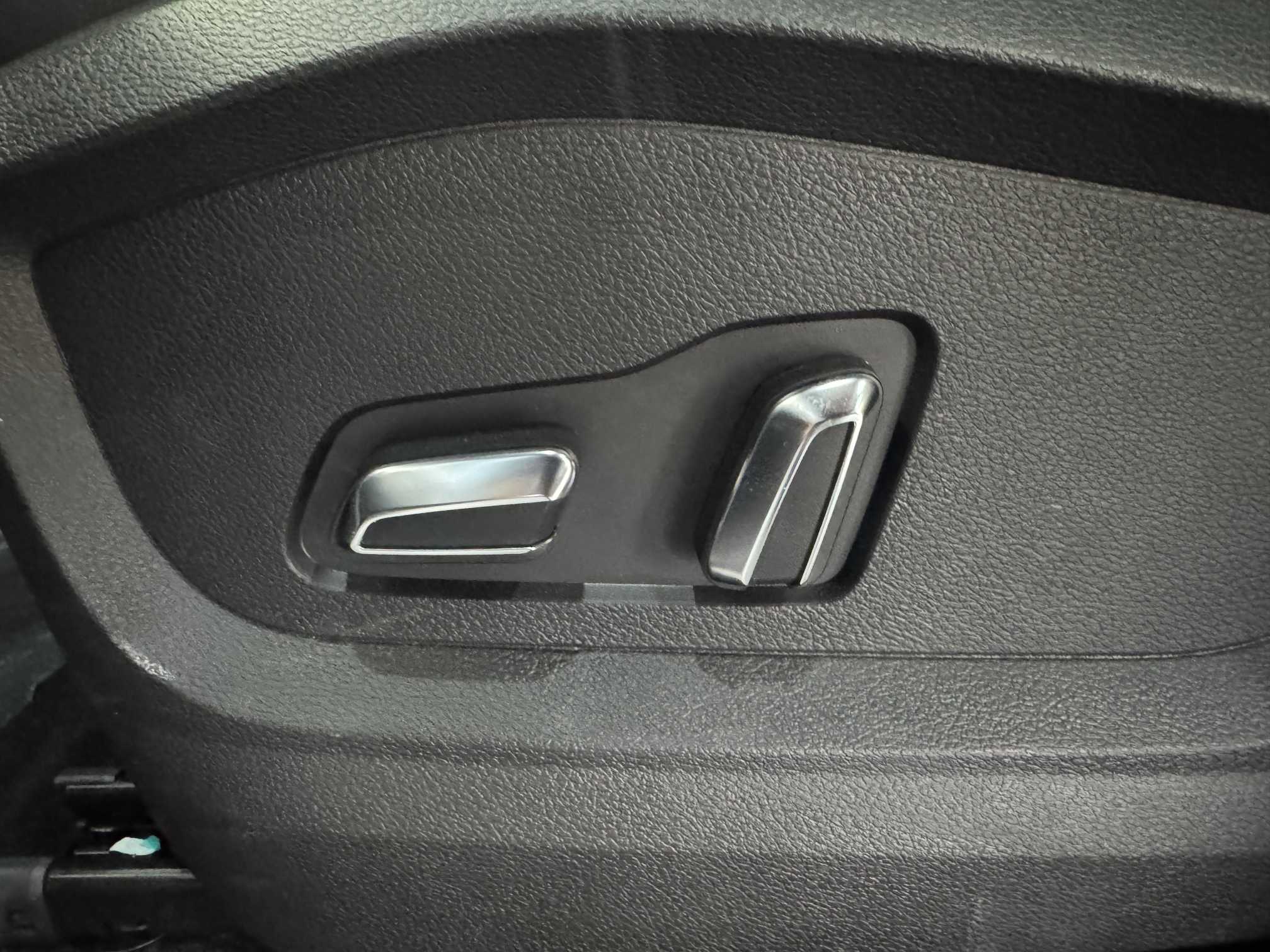 Chery Tiggo 8 PRO New Energy 2025 immagine di auto #26