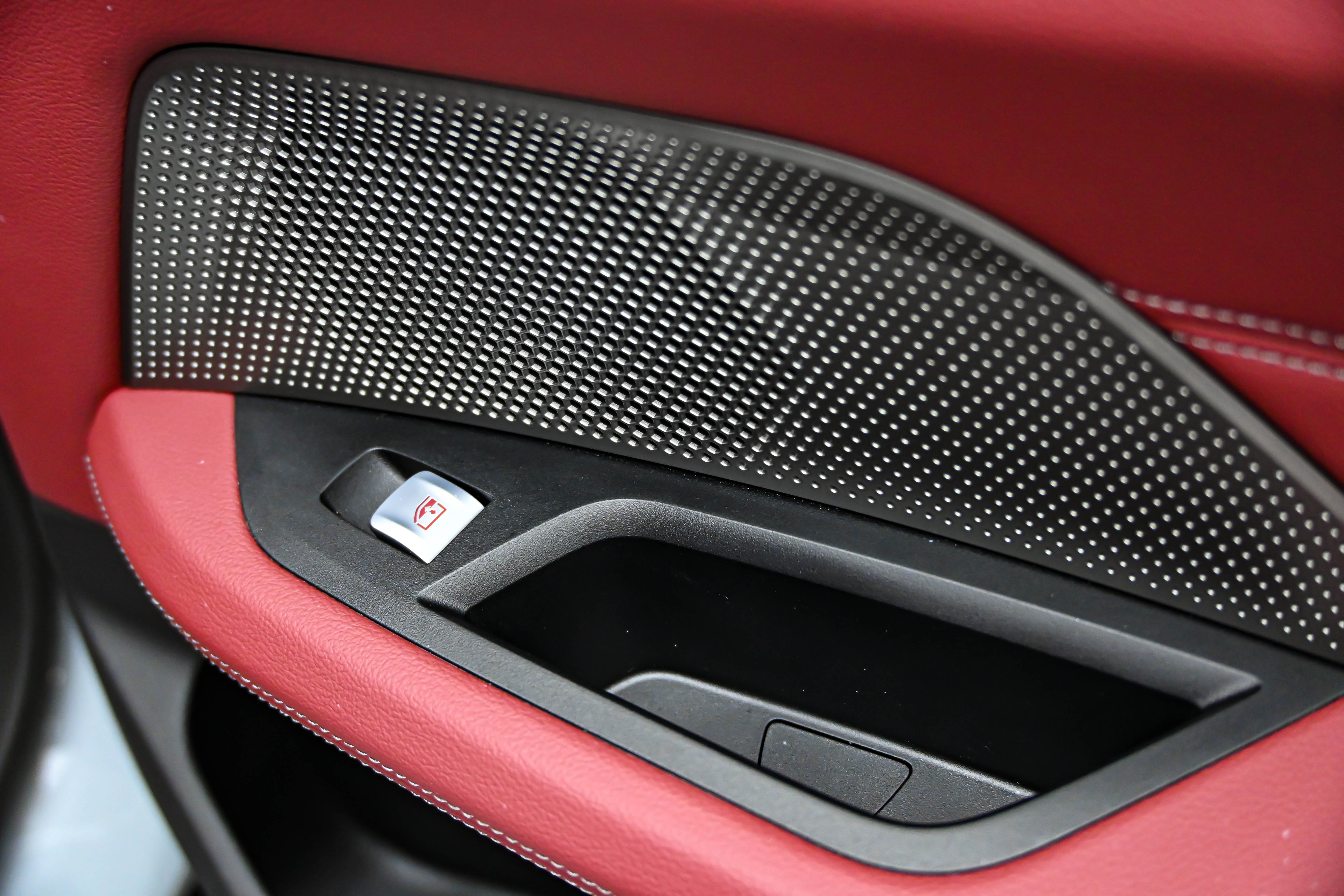 BMW i4 2025 car image #26