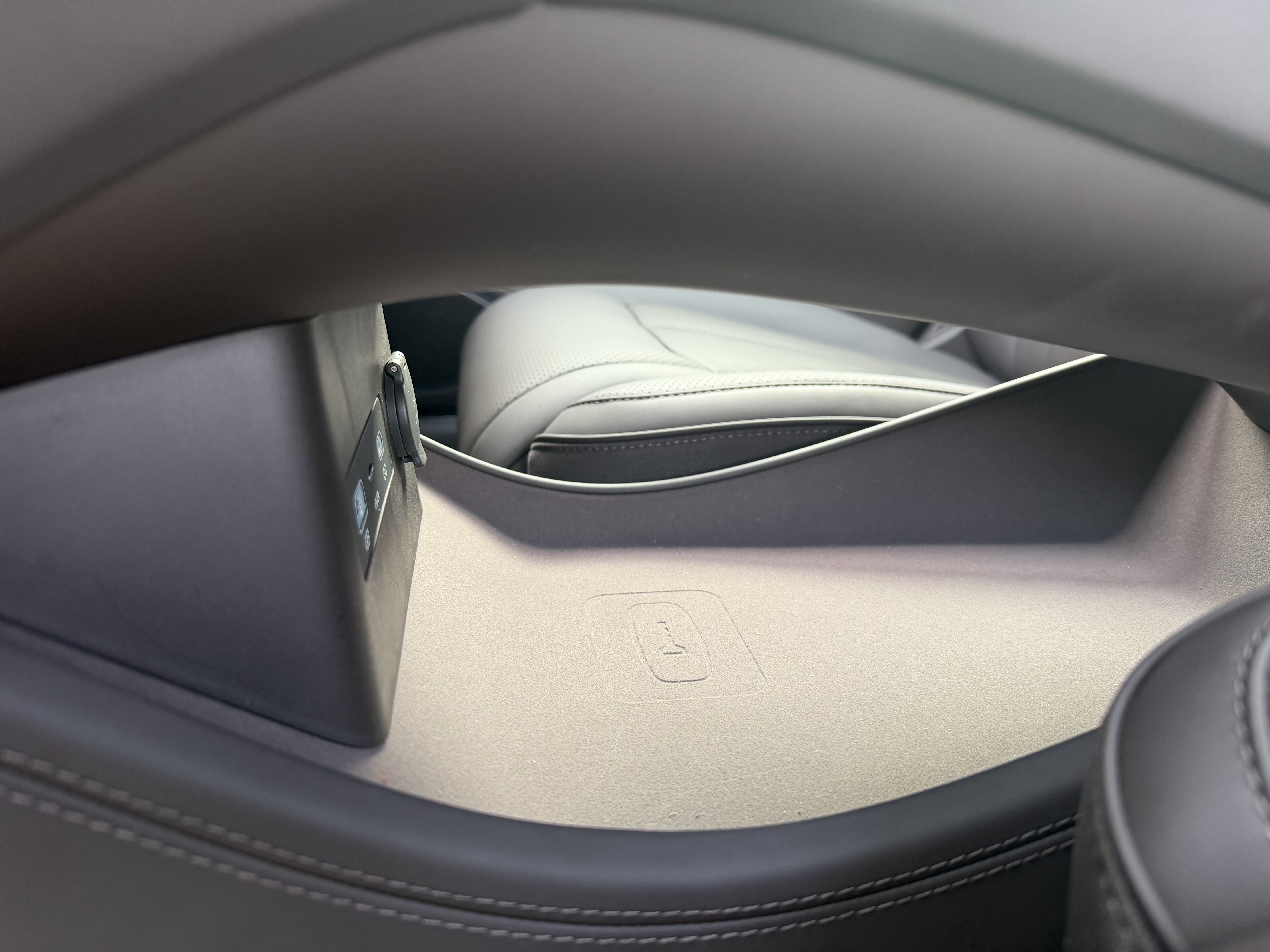 Denza Z9 2024 car image #26