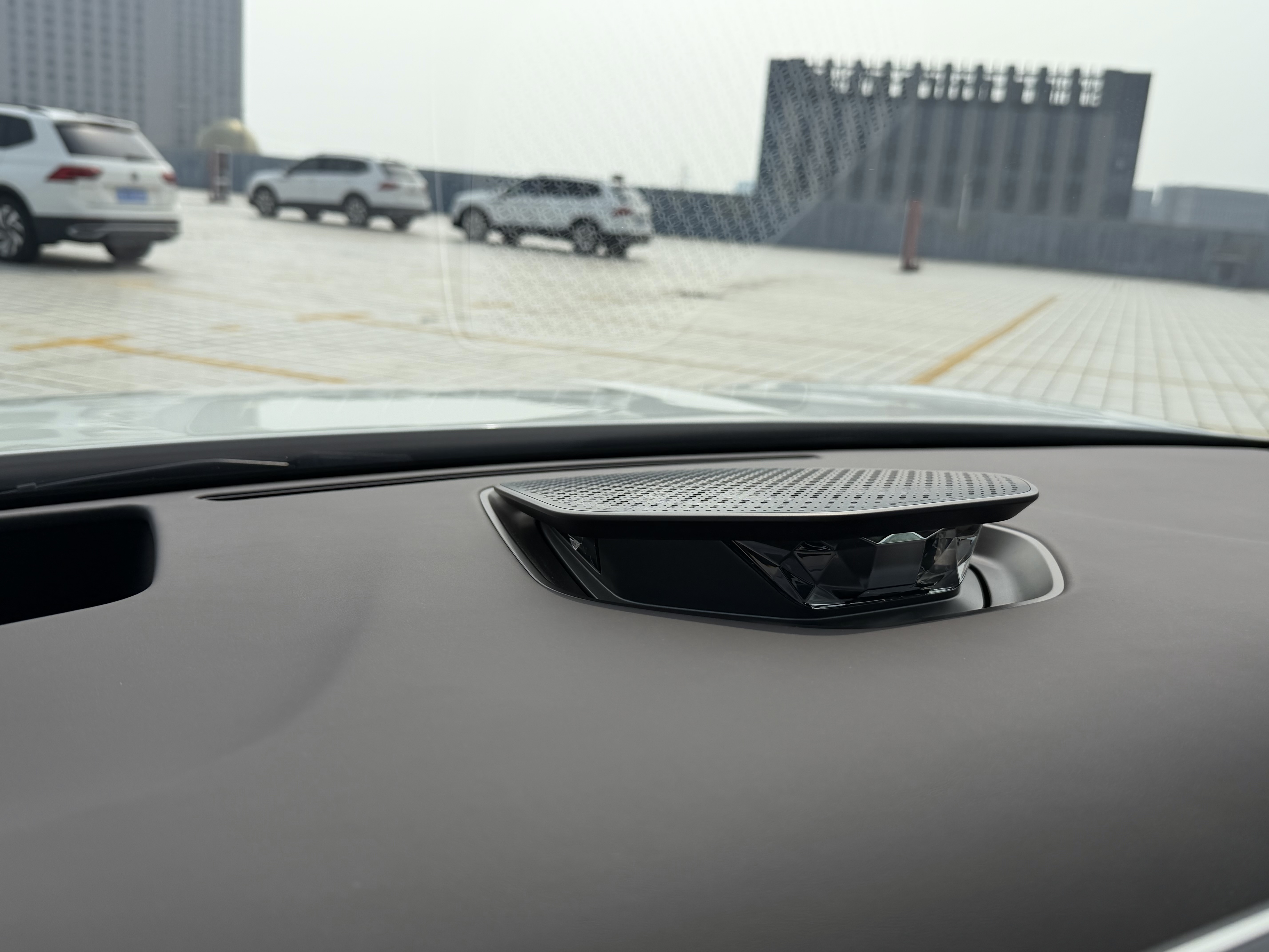 Denza Z9 2024 صورة سيارة #26