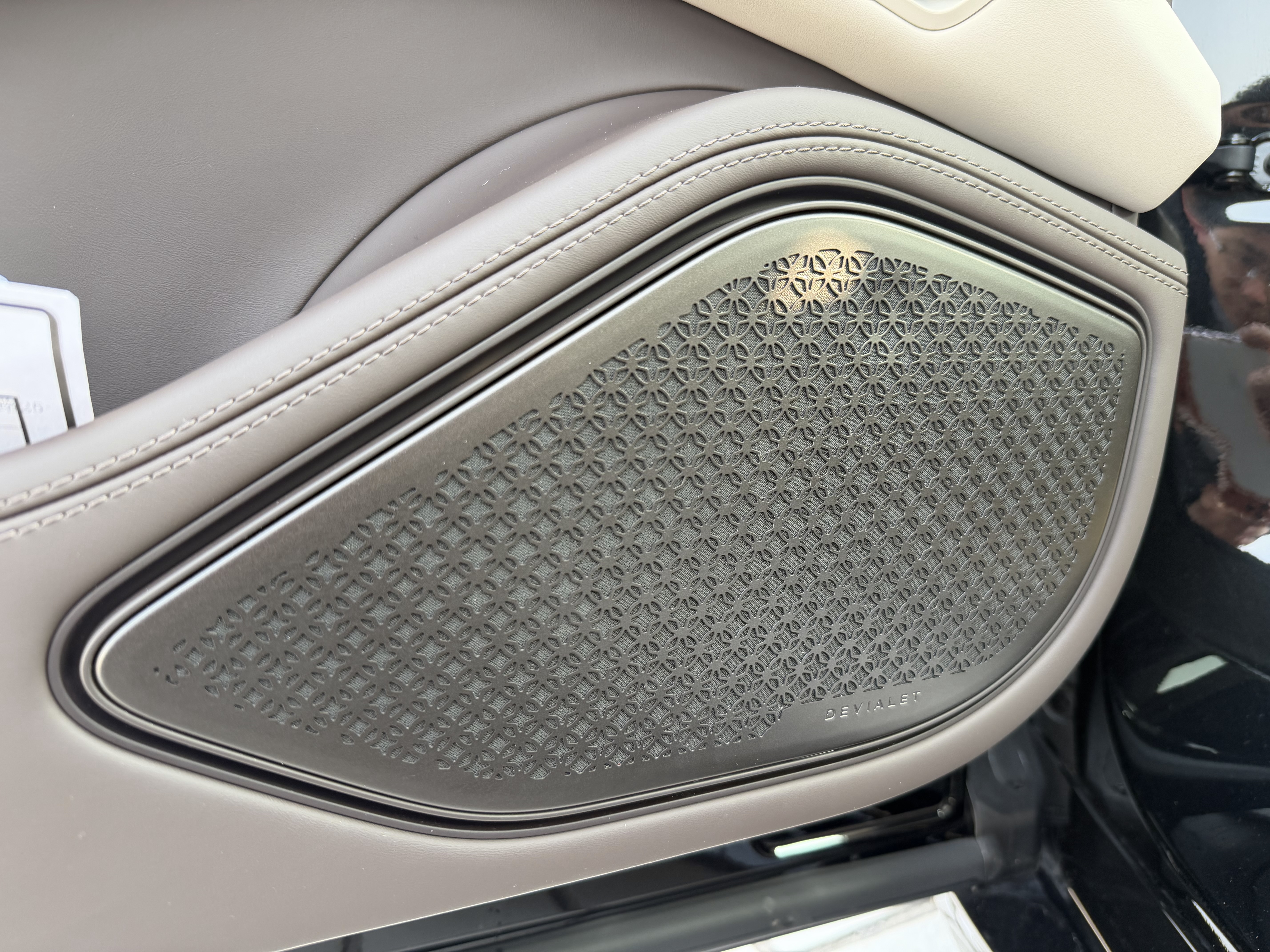 Denza Z9 2025 car image #26