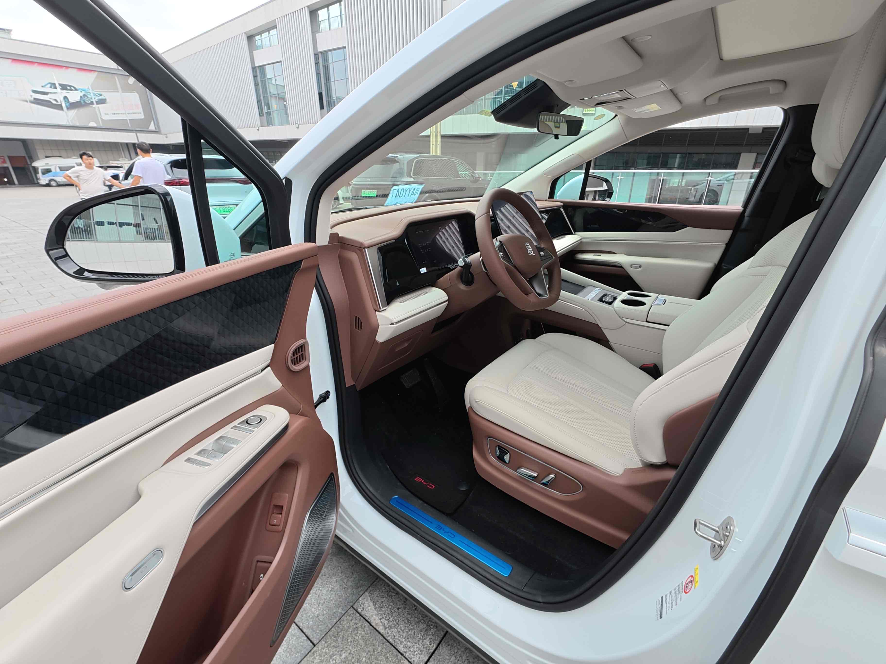 BYD Xia 2025 #26 BYD Xia 2025 car image #26