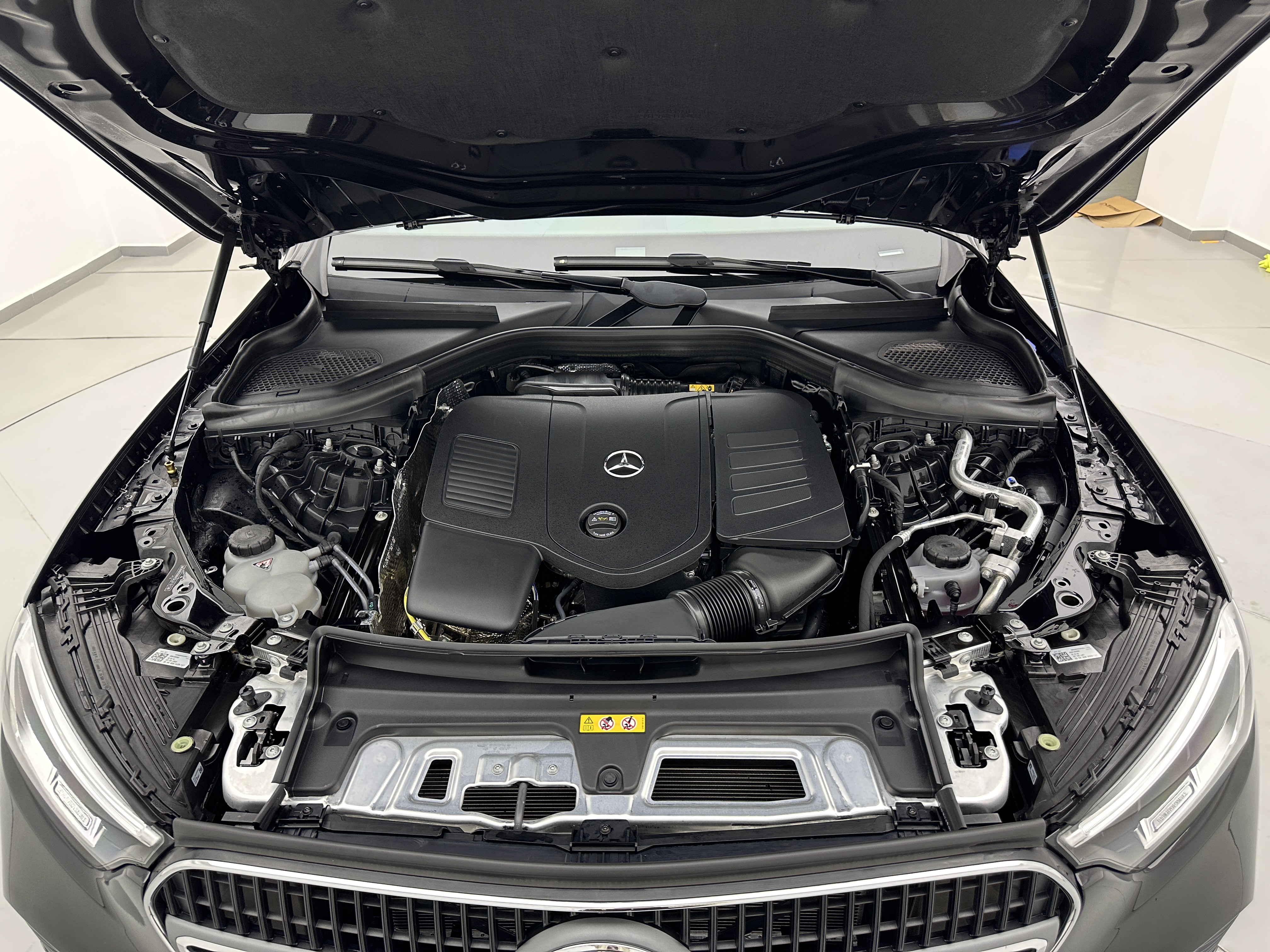 Mercedes-Benz GLC Class 2025 immagine di auto #26