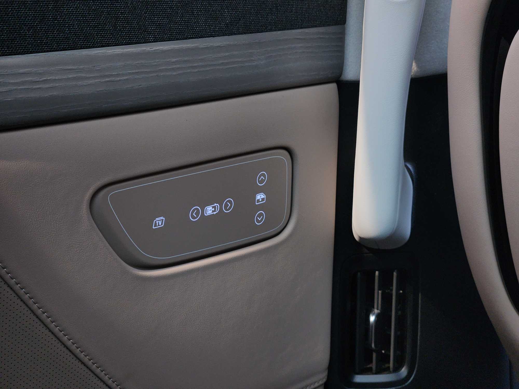 Xpeng X9 2025 imagem de carro #26