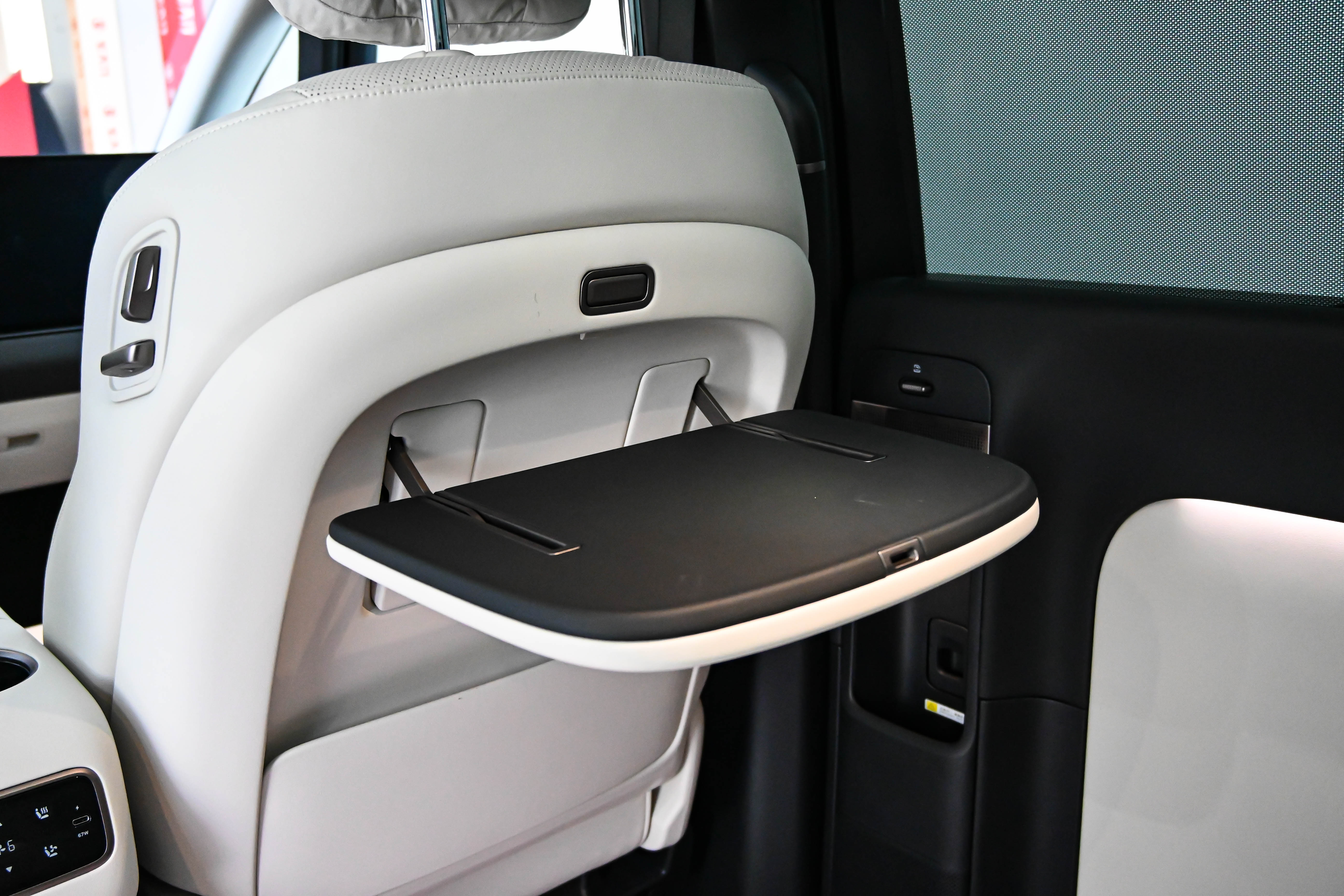 理想汽车 理想MEGA 2025 汽车图片 #26