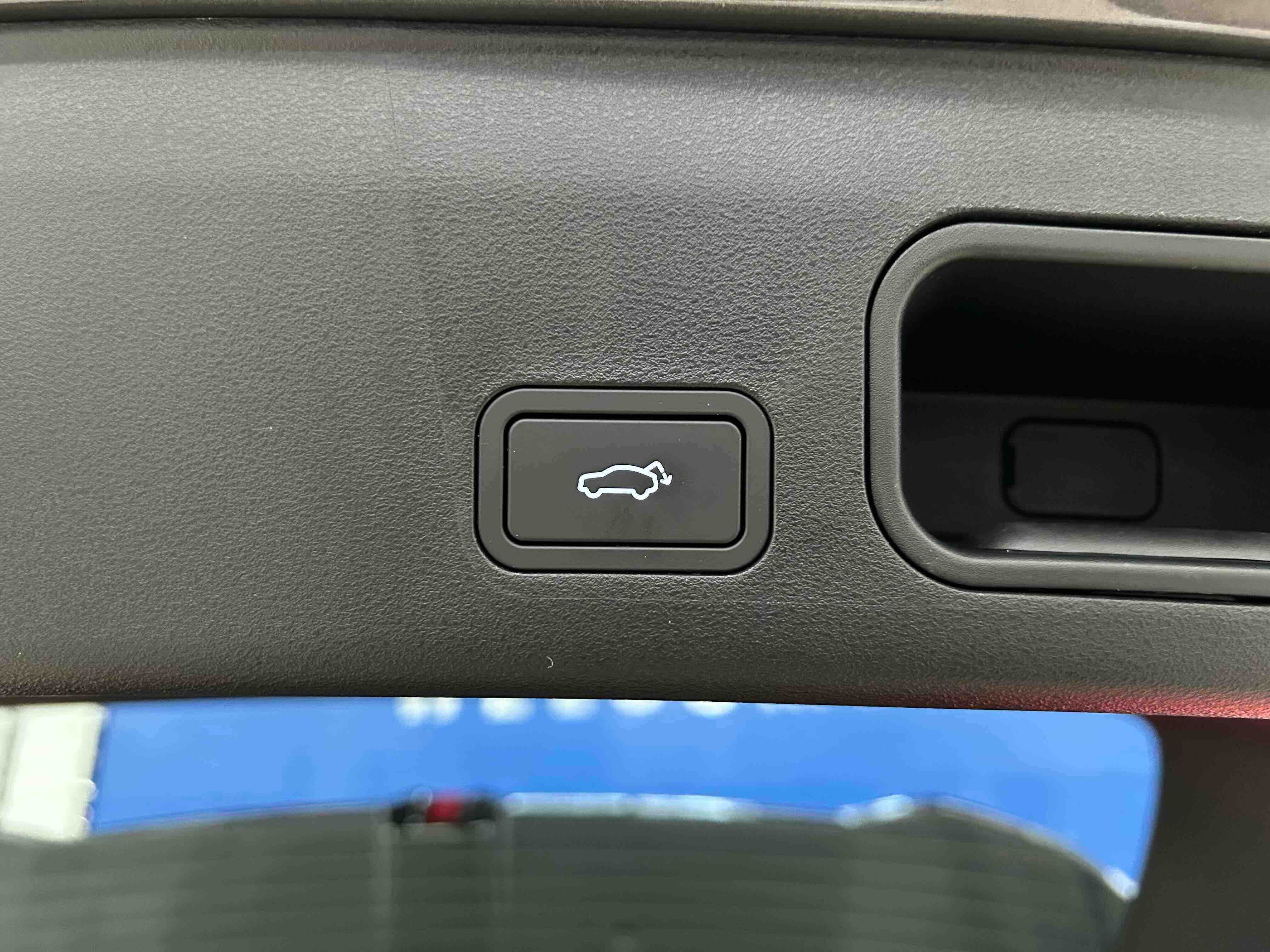 GEELY Boyue 2026 car image #26