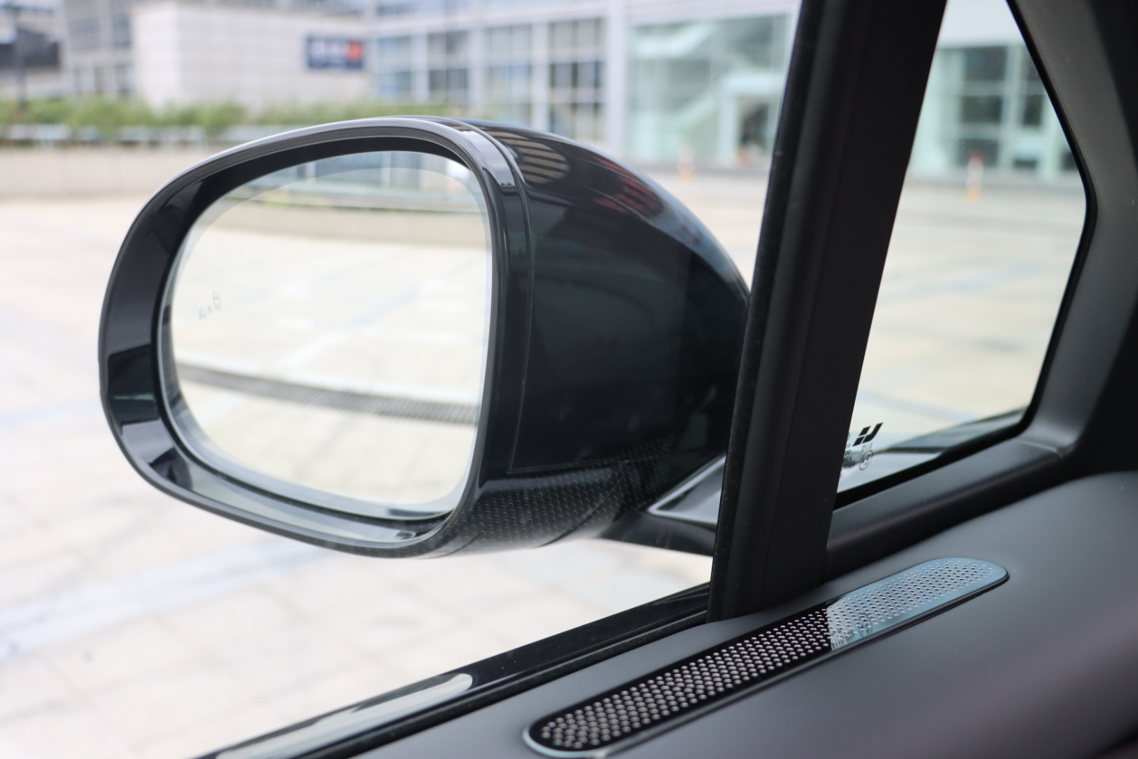 Li i8 2025 image de voiture #26