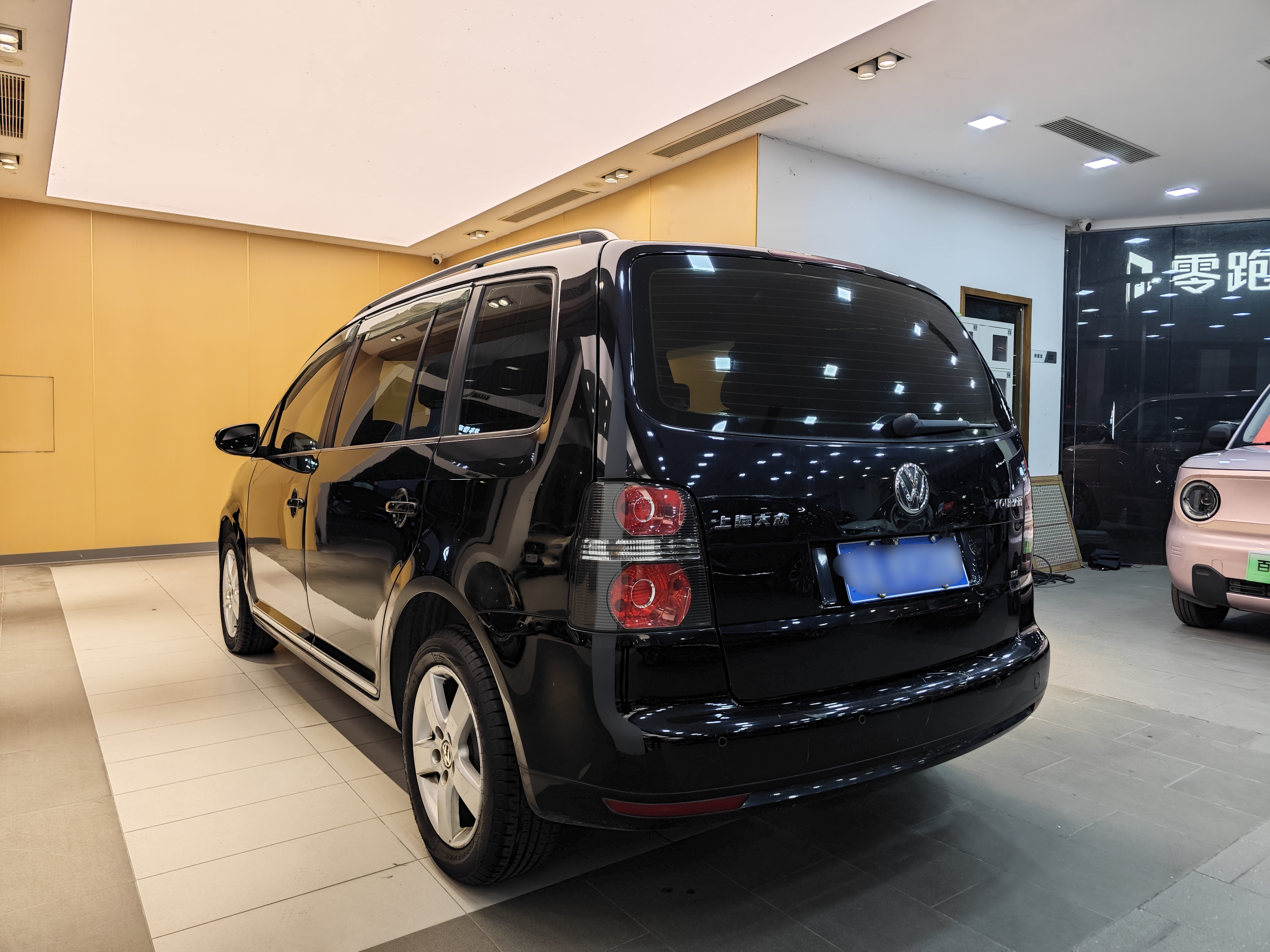 Volkswagen Touran 2011 #26 Volkswagen Touran 2011 immagine di auto #26