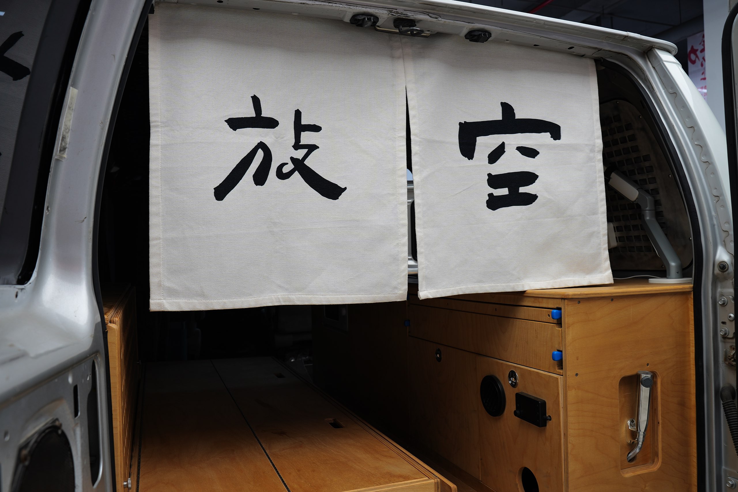 Ford E350 2012 car image #26