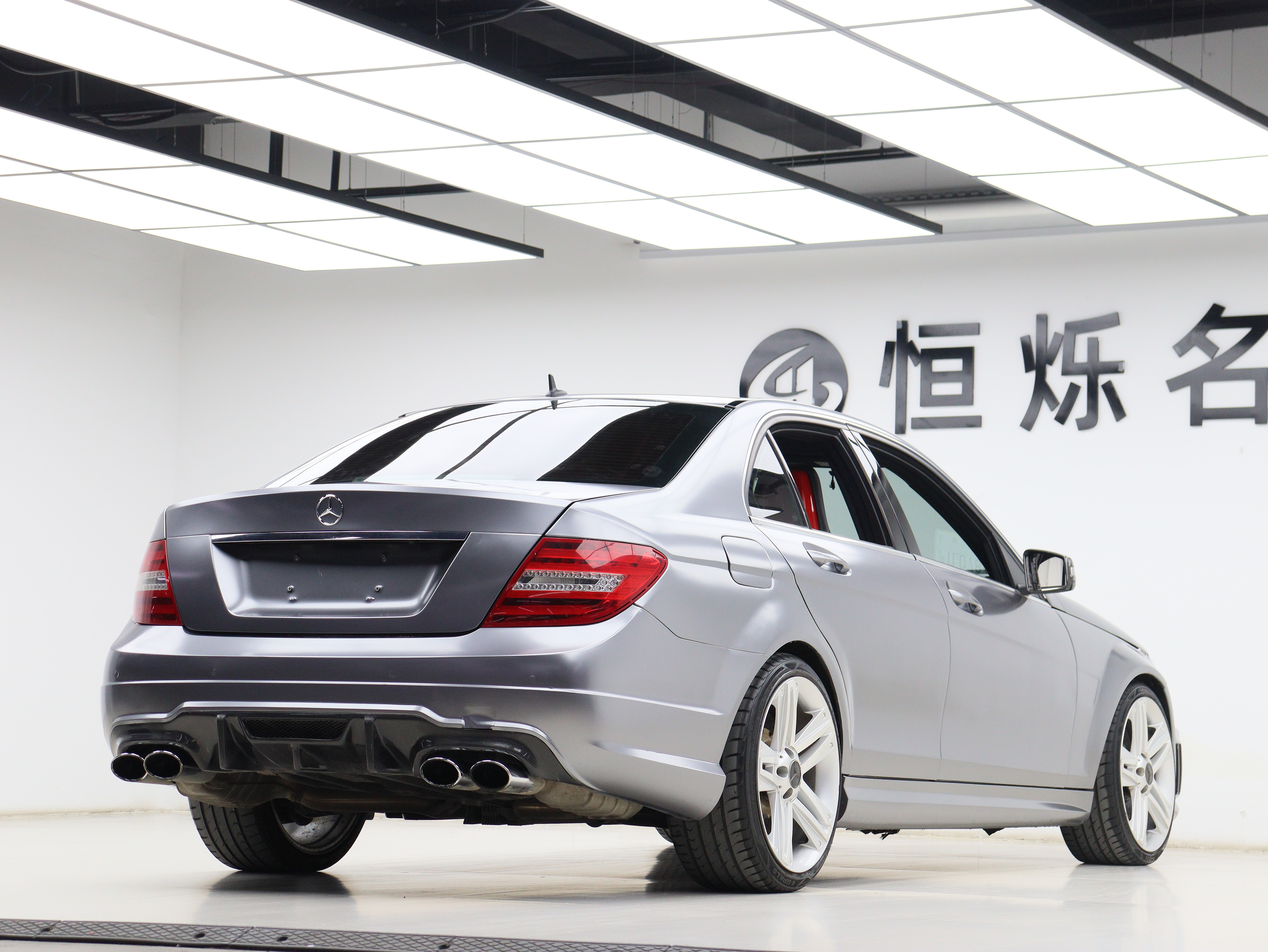 Mercedes-Benz C AMG 2010 immagine di auto #26