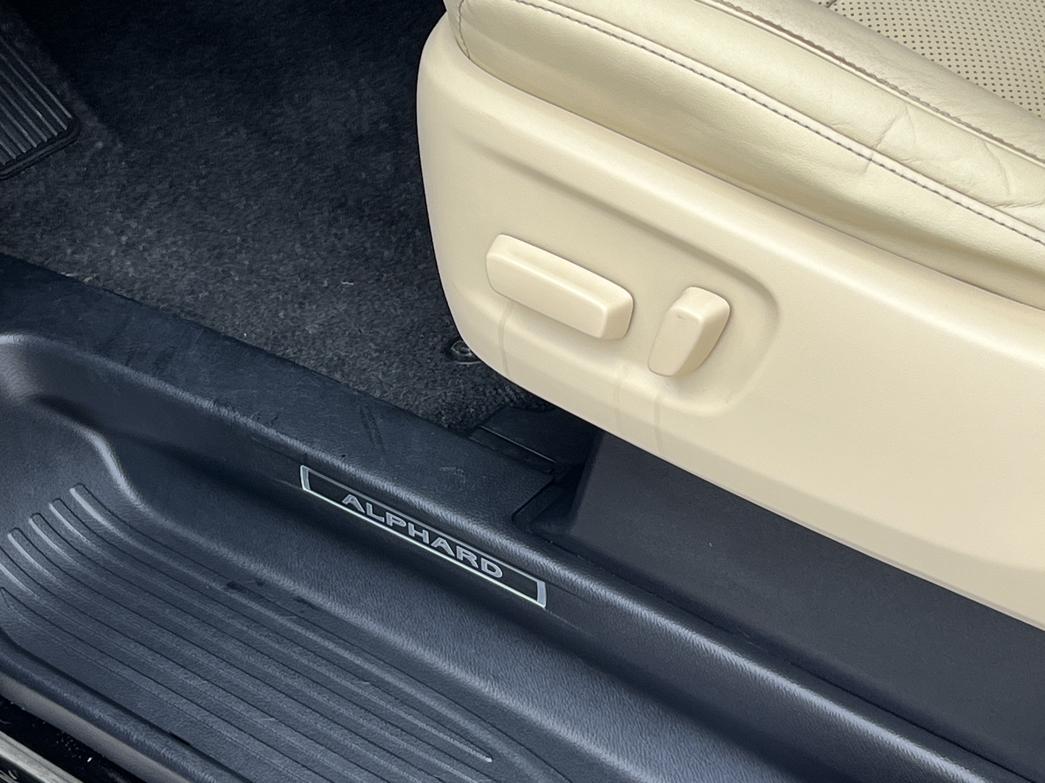 Toyota Alphard 2017 car image #26