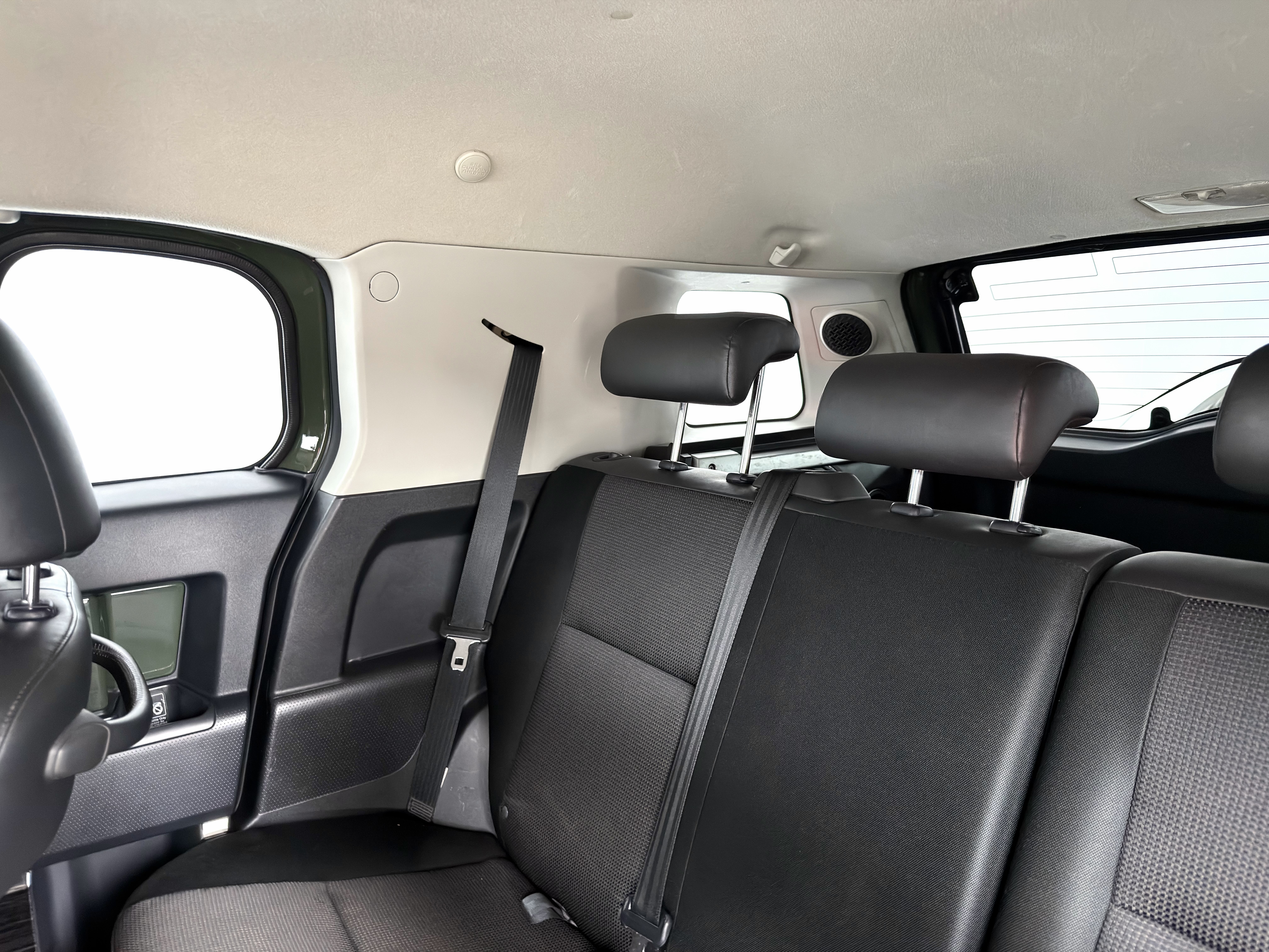 Toyota FJ Cruiser 2011 car image #26