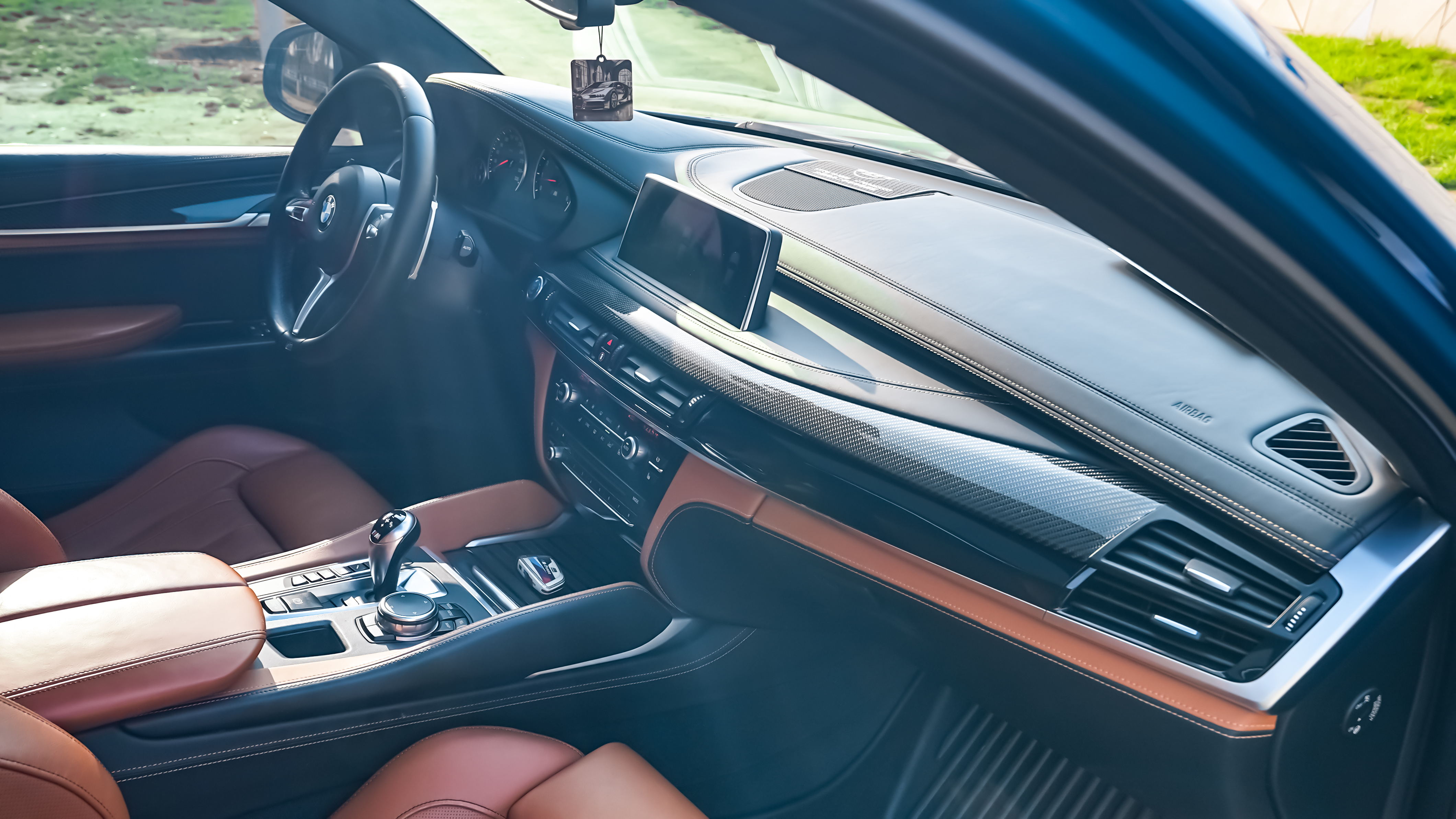 BMW X6 M 2016 car image #26