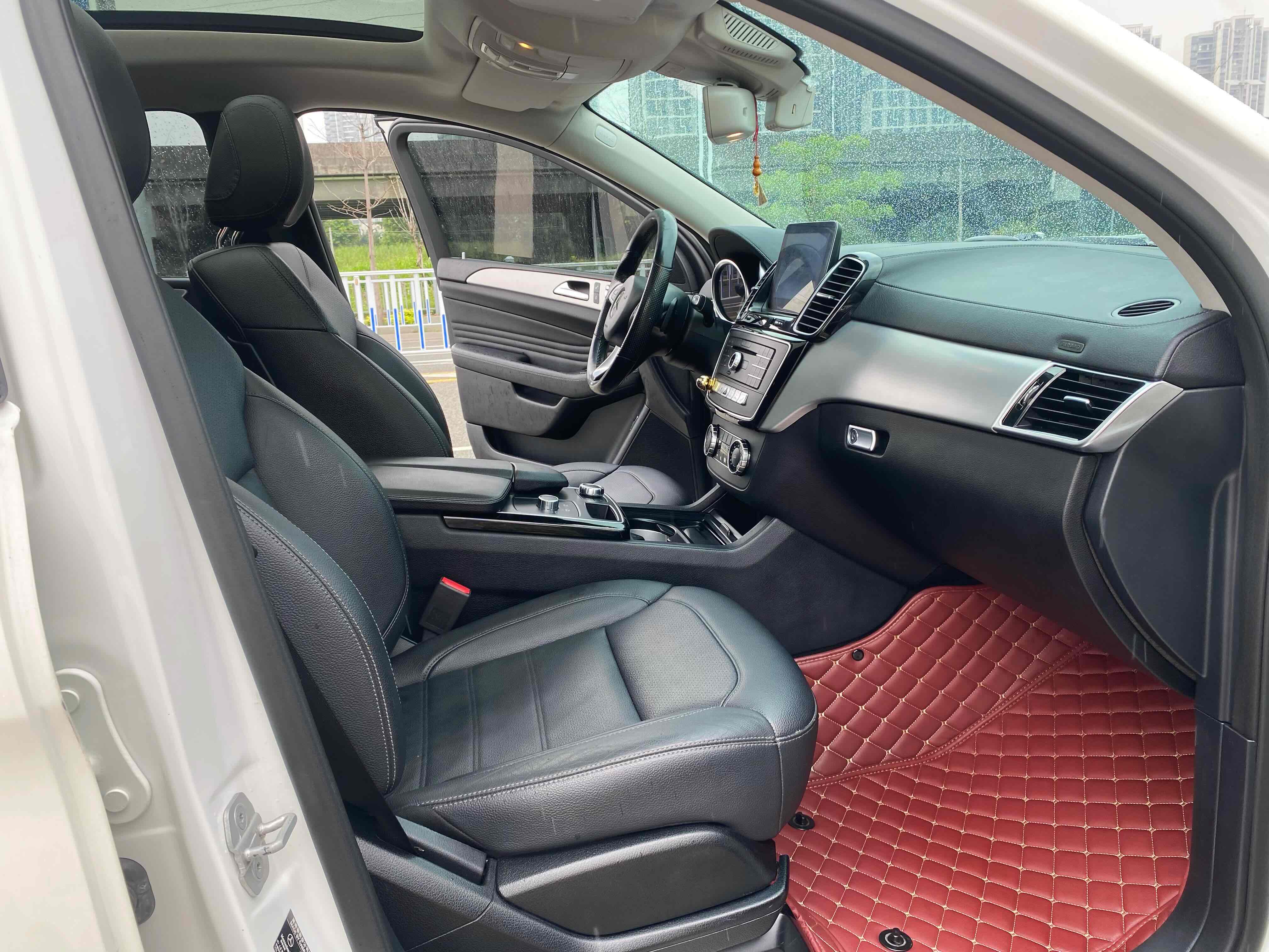 Mercedes-Benz GLE Coupe 2016 صورة سيارة #26