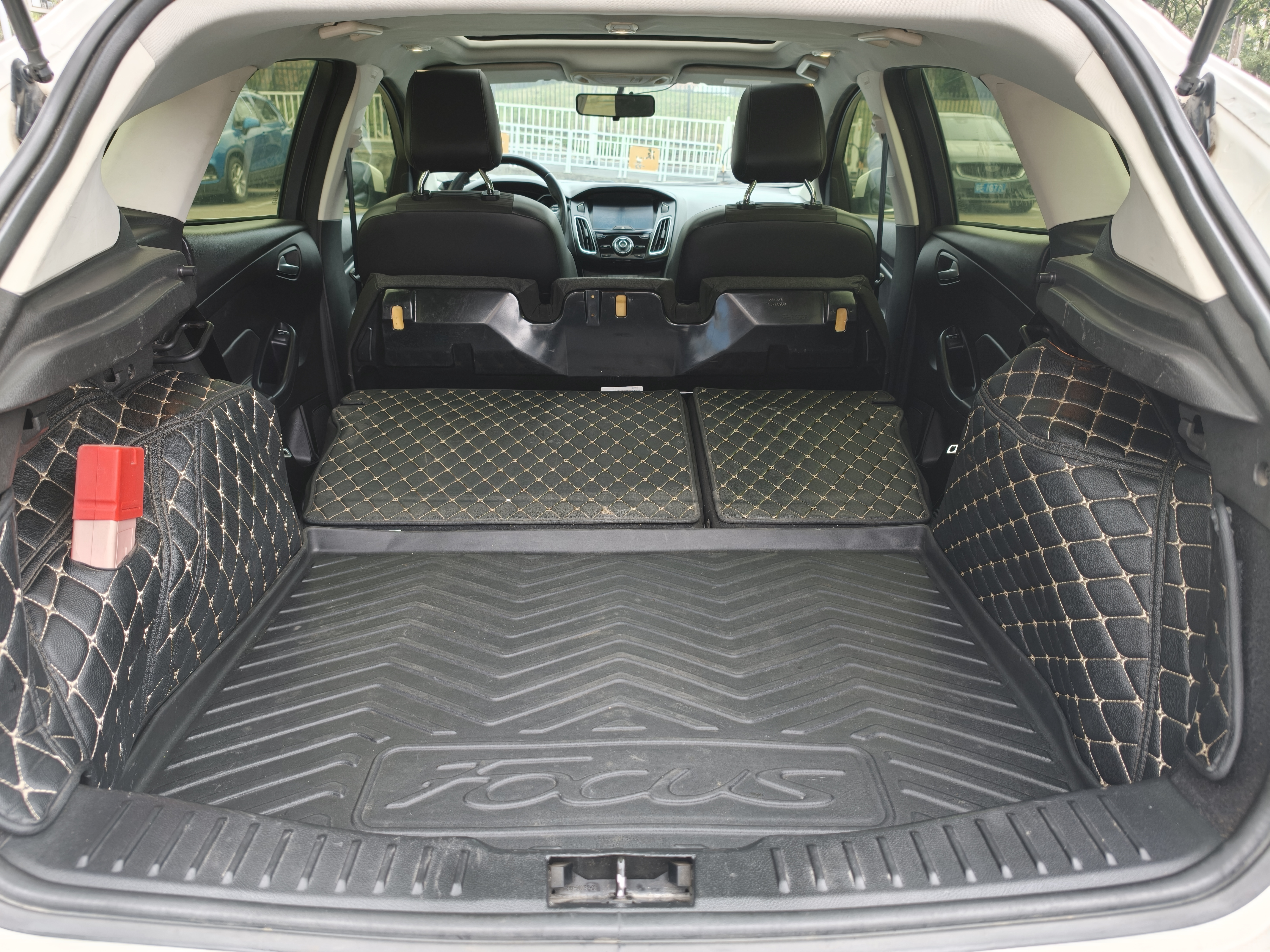 Ford Focus 2016 immagine di auto #26