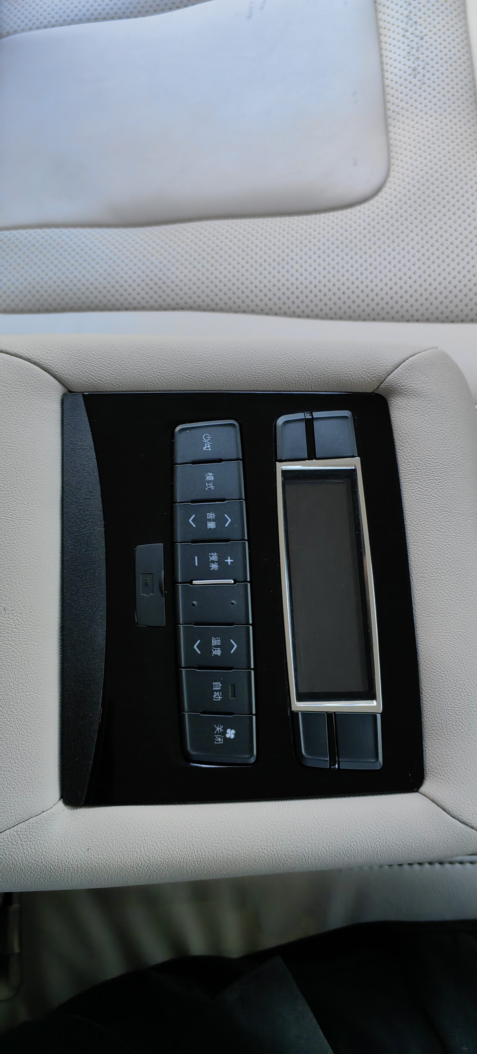 BYD e6 2016 #26 BYD e6 2016 car image #26