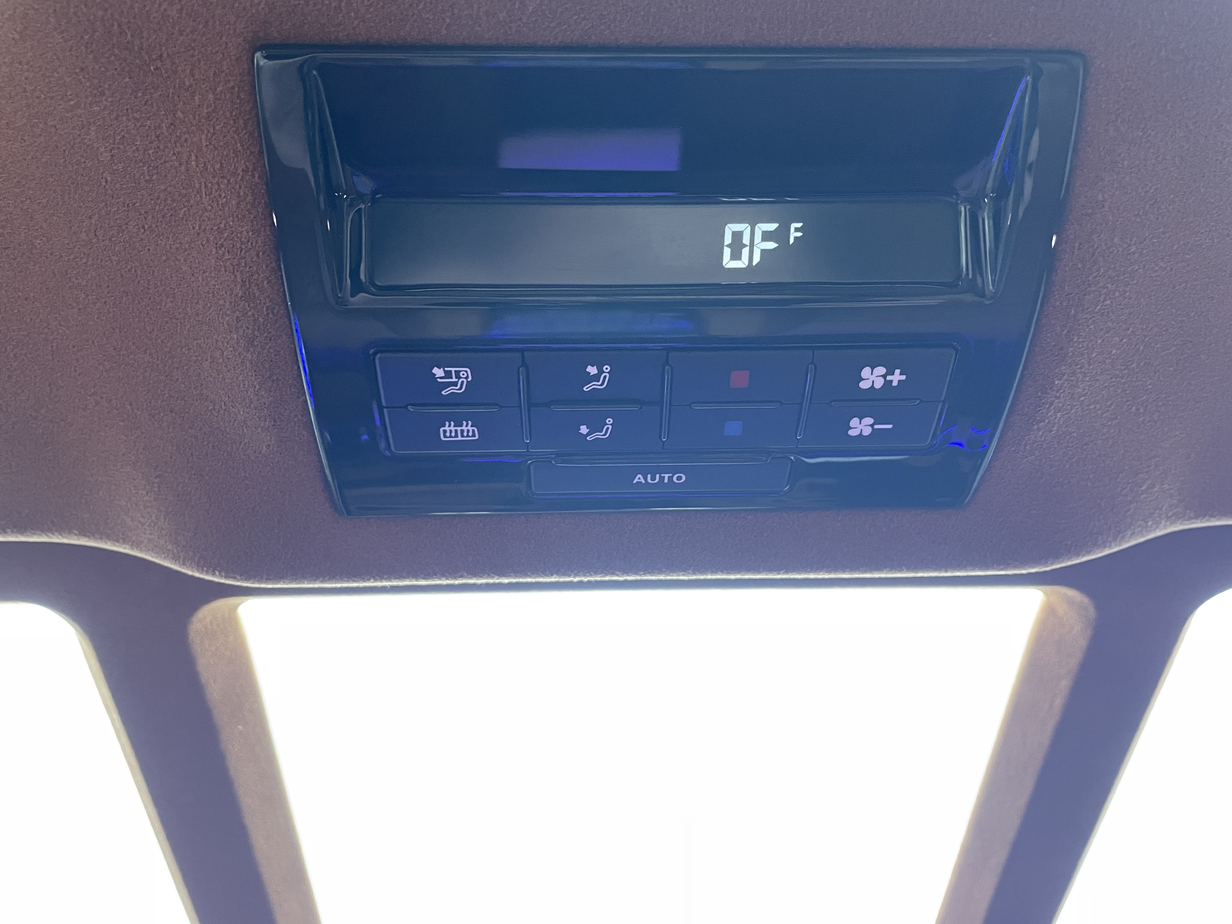 Volkswagen Caravelle 2017 immagine di auto #26