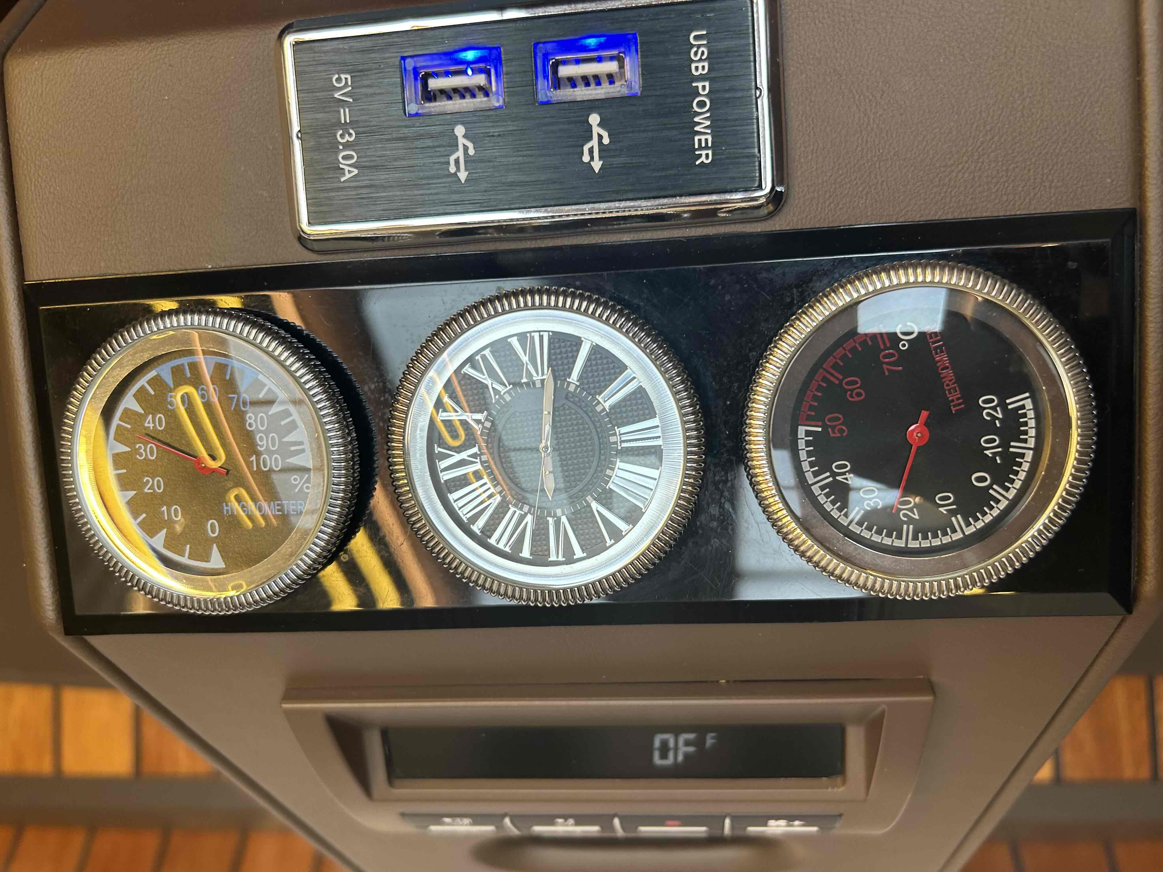 Volkswagen Caravelle 2020 car image #26