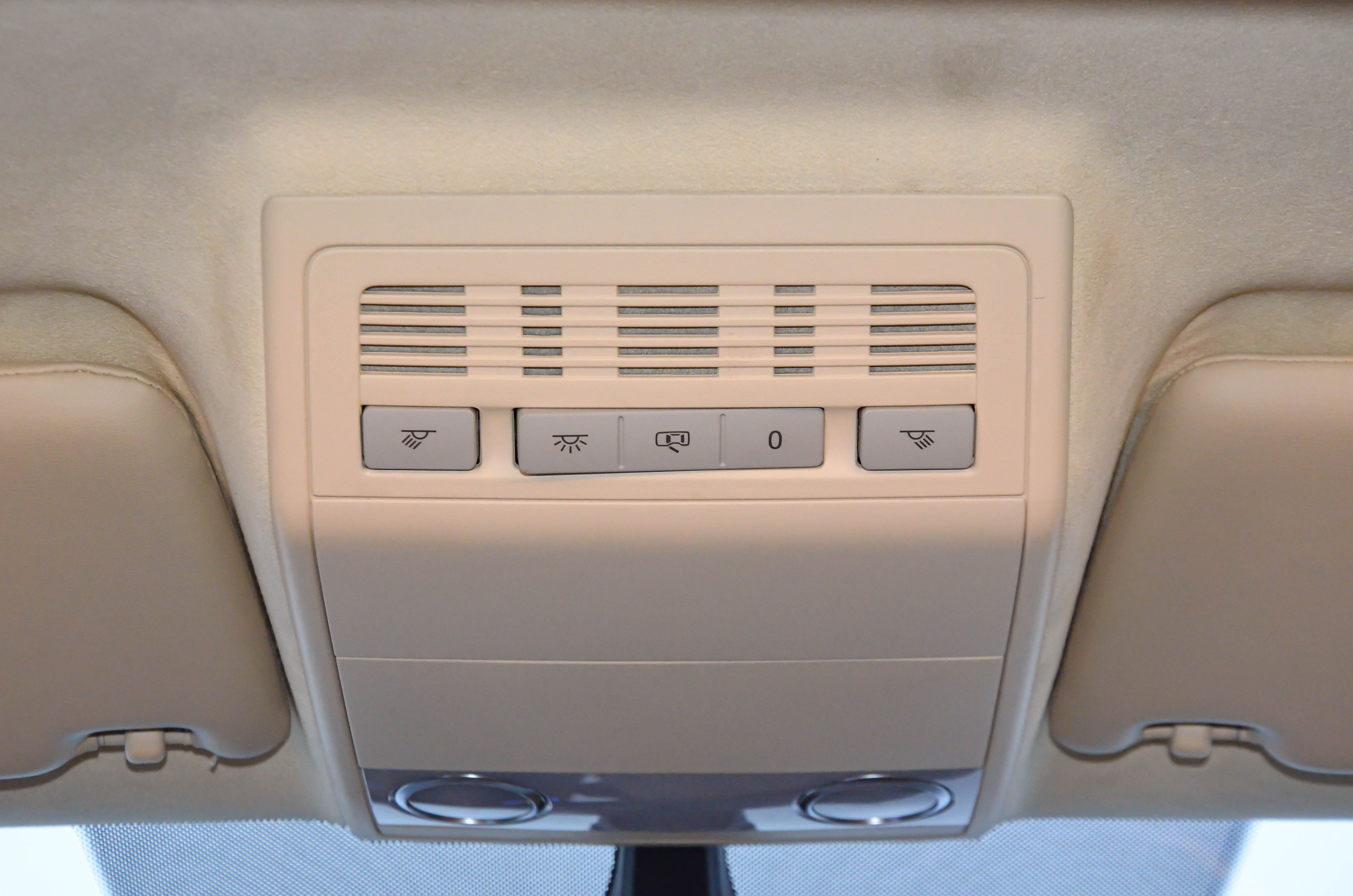 Volkswagen Caravelle 2020 car image #26