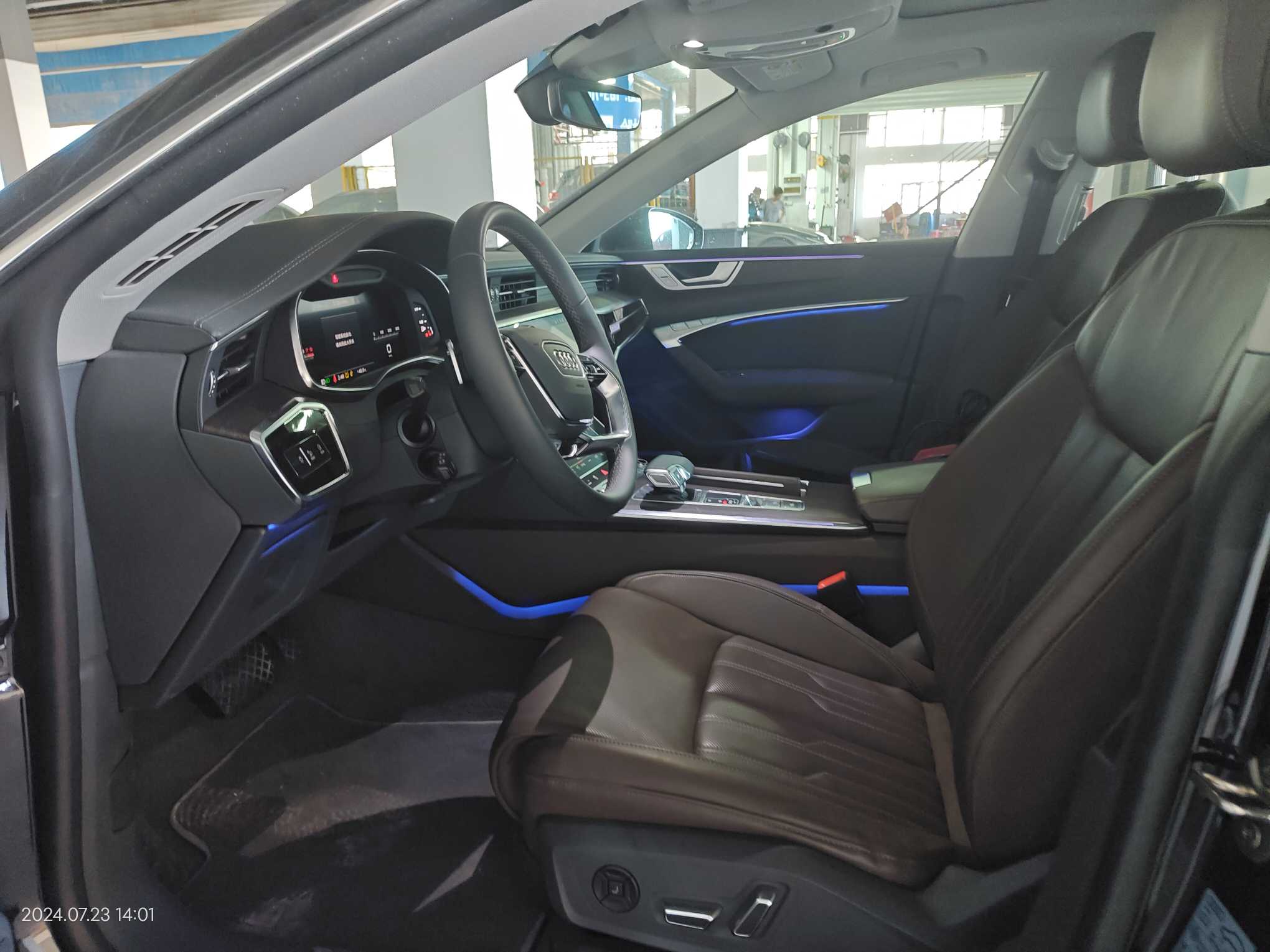 Audi A7L 2022 car image #26