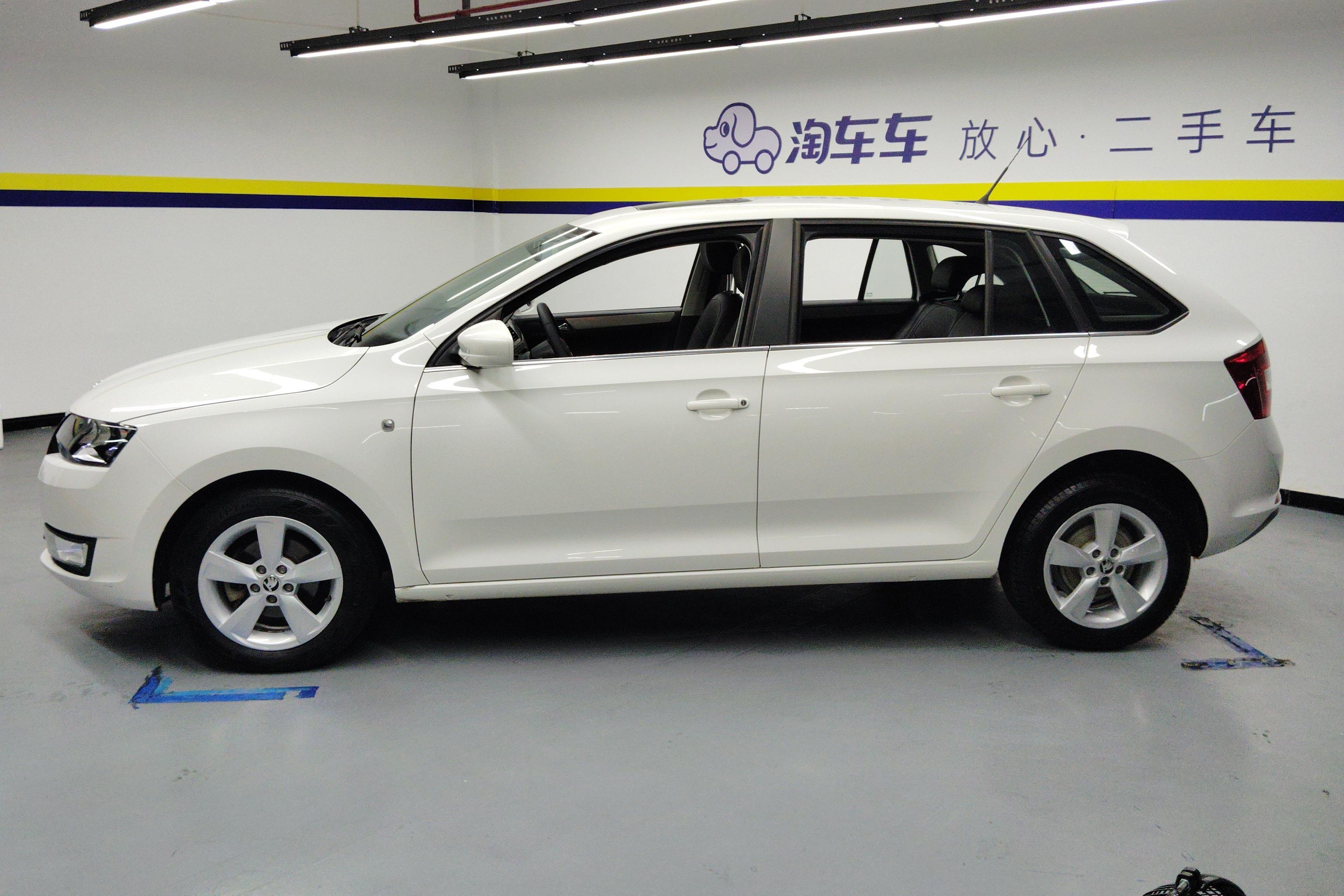 Skoda Rapid Spaceback 2016 car image #26