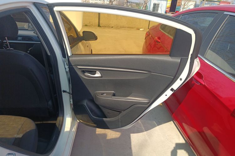 起亚 起亚K2 2017 汽车图片 #26