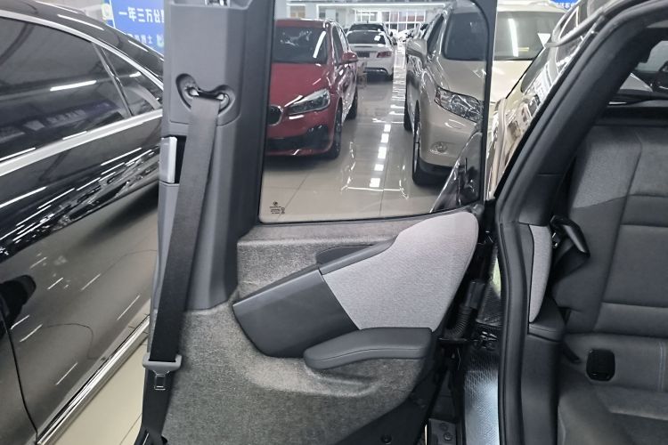 BMW i3 (Imported) 2018 immagine di auto #26