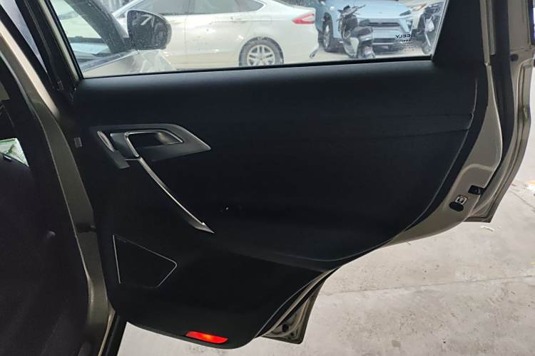 GEELY Okavango 2017 #26 GEELY Okavango 2017 car image #26