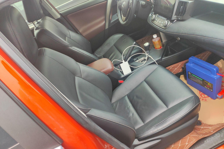 Toyota RAV4 (Imported) 2014 immagine di auto #26