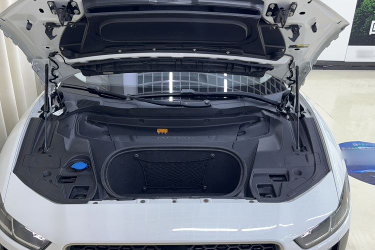 2019 car image #26