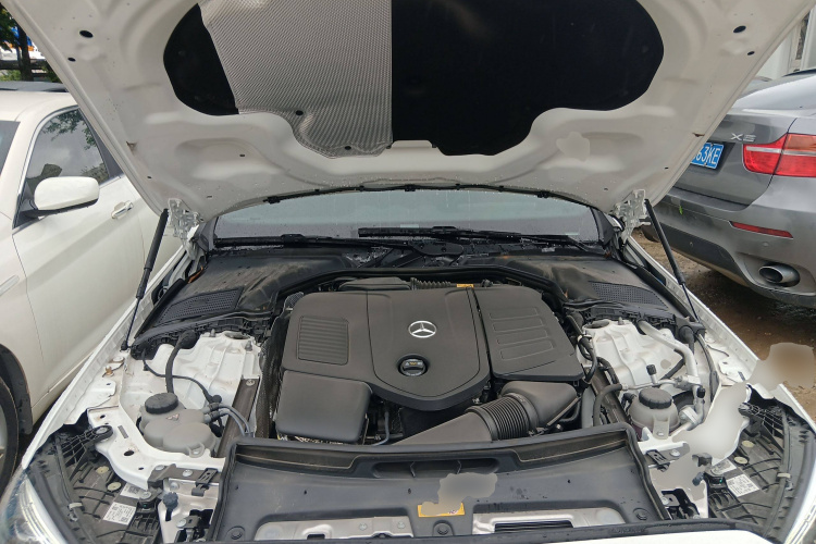 Mercedes-Benz C Class 2024 صورة سيارة #26