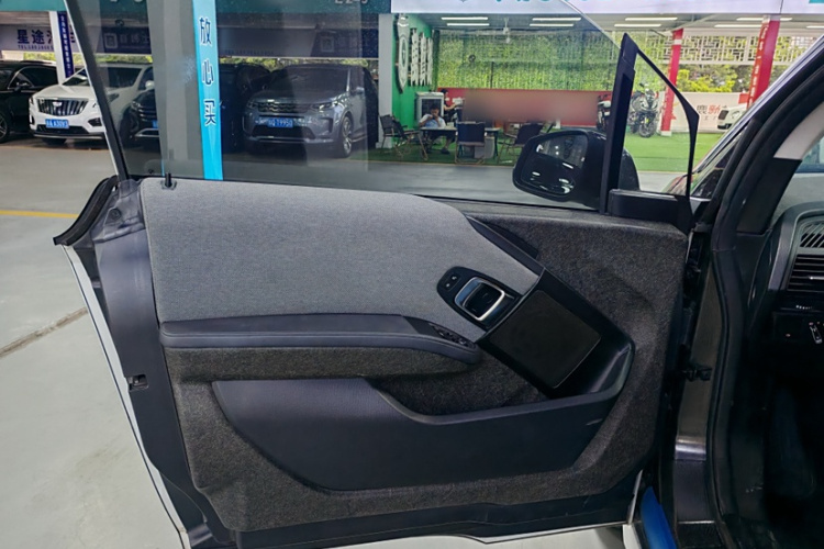 BMW i3 (Imported) 2019 immagine di auto #26